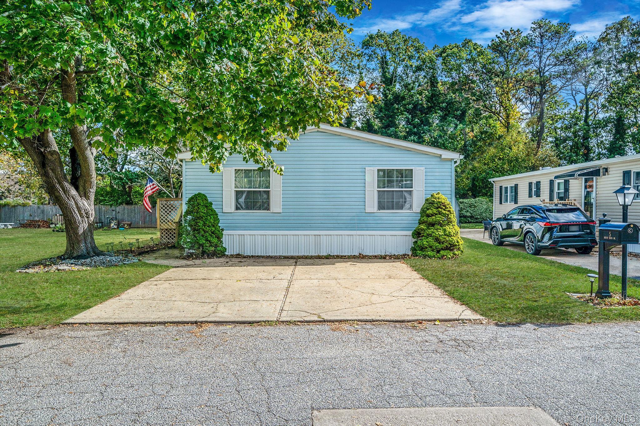 Single Family Betsy Ross  Suffolk County, NY 11716, MLS-925986-6