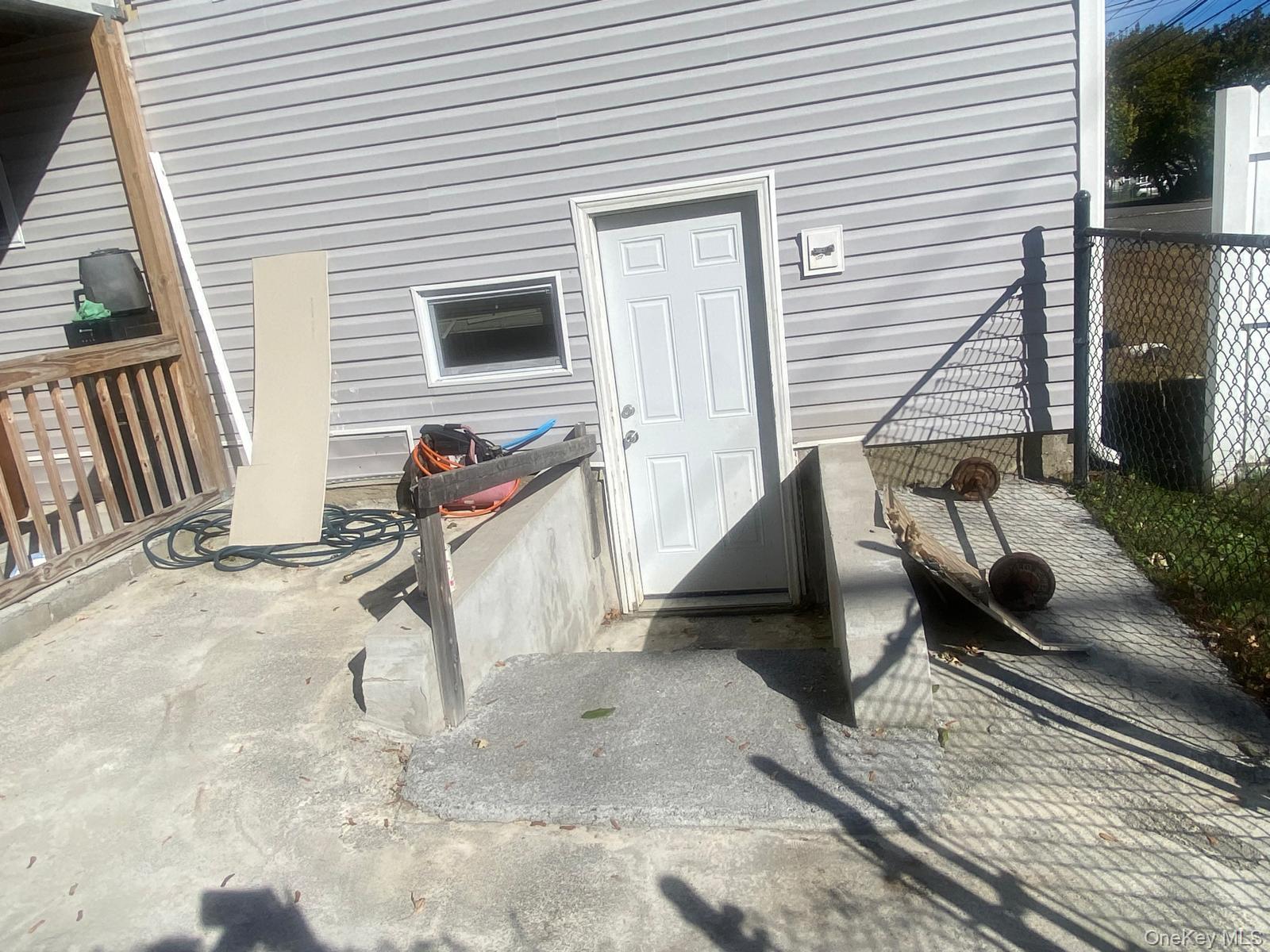 Single Family Peters  Suffolk County, NY 11706, MLS-926015-16