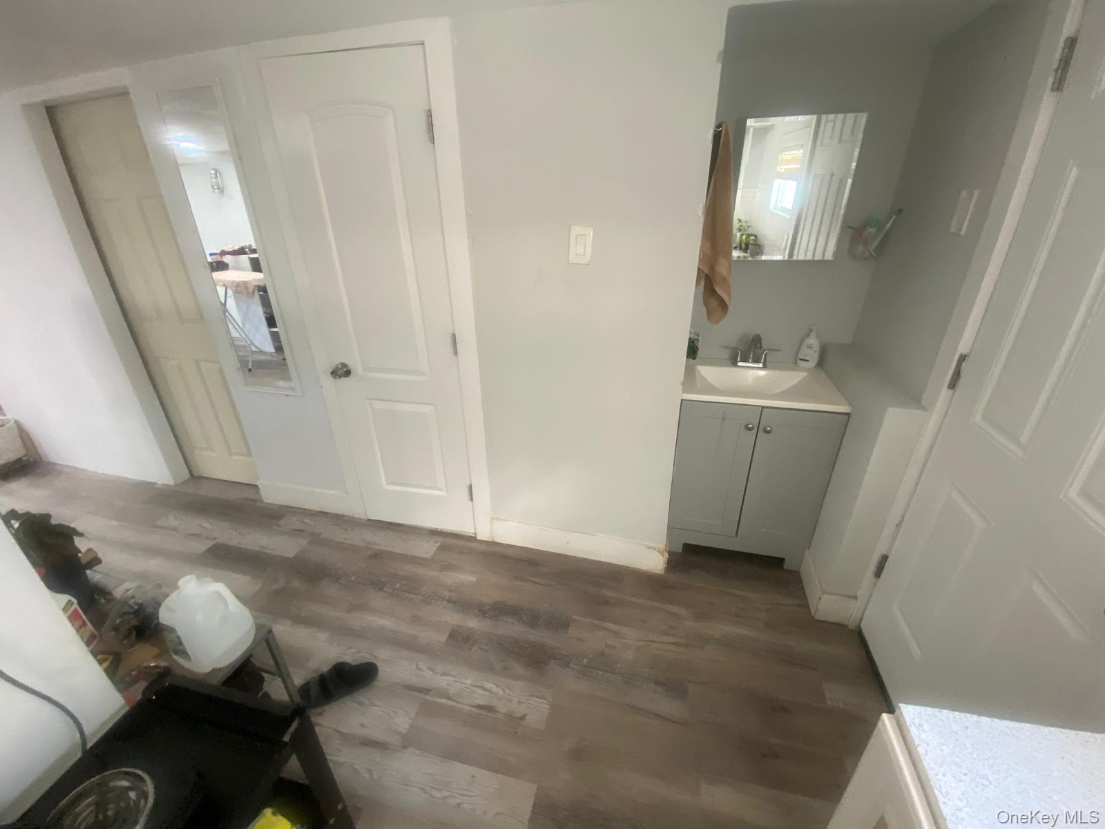 Single Family Peters  Suffolk County, NY 11706, MLS-926015-17