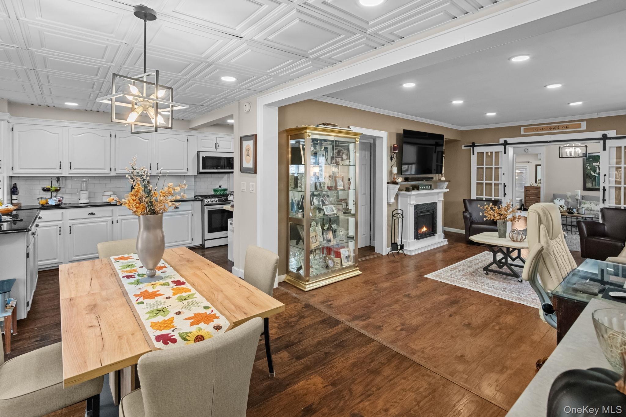 Single Family Country Club  Bronx, NY 10465, MLS-926016-11