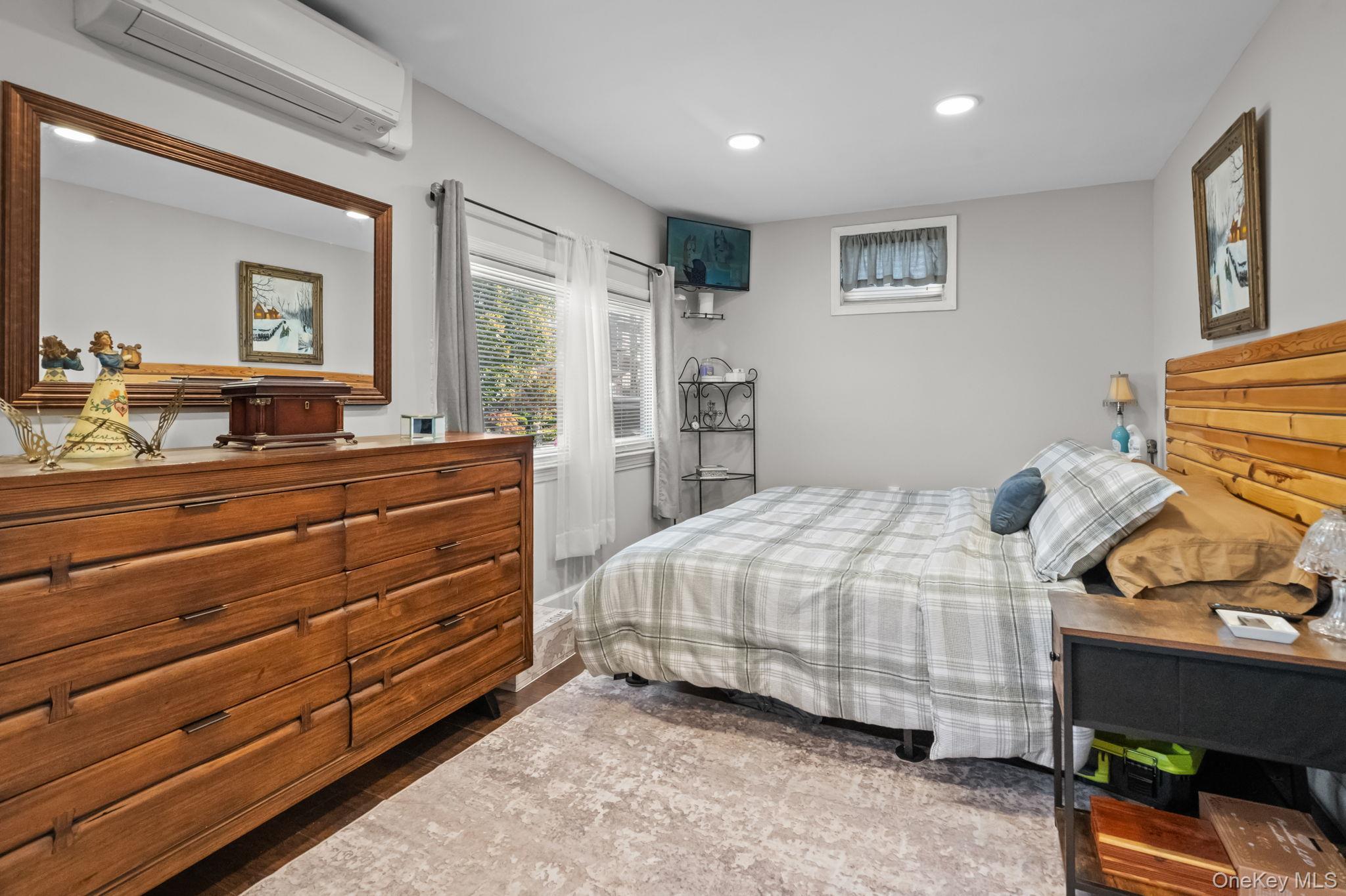 Single Family Country Club  Bronx, NY 10465, MLS-926016-17