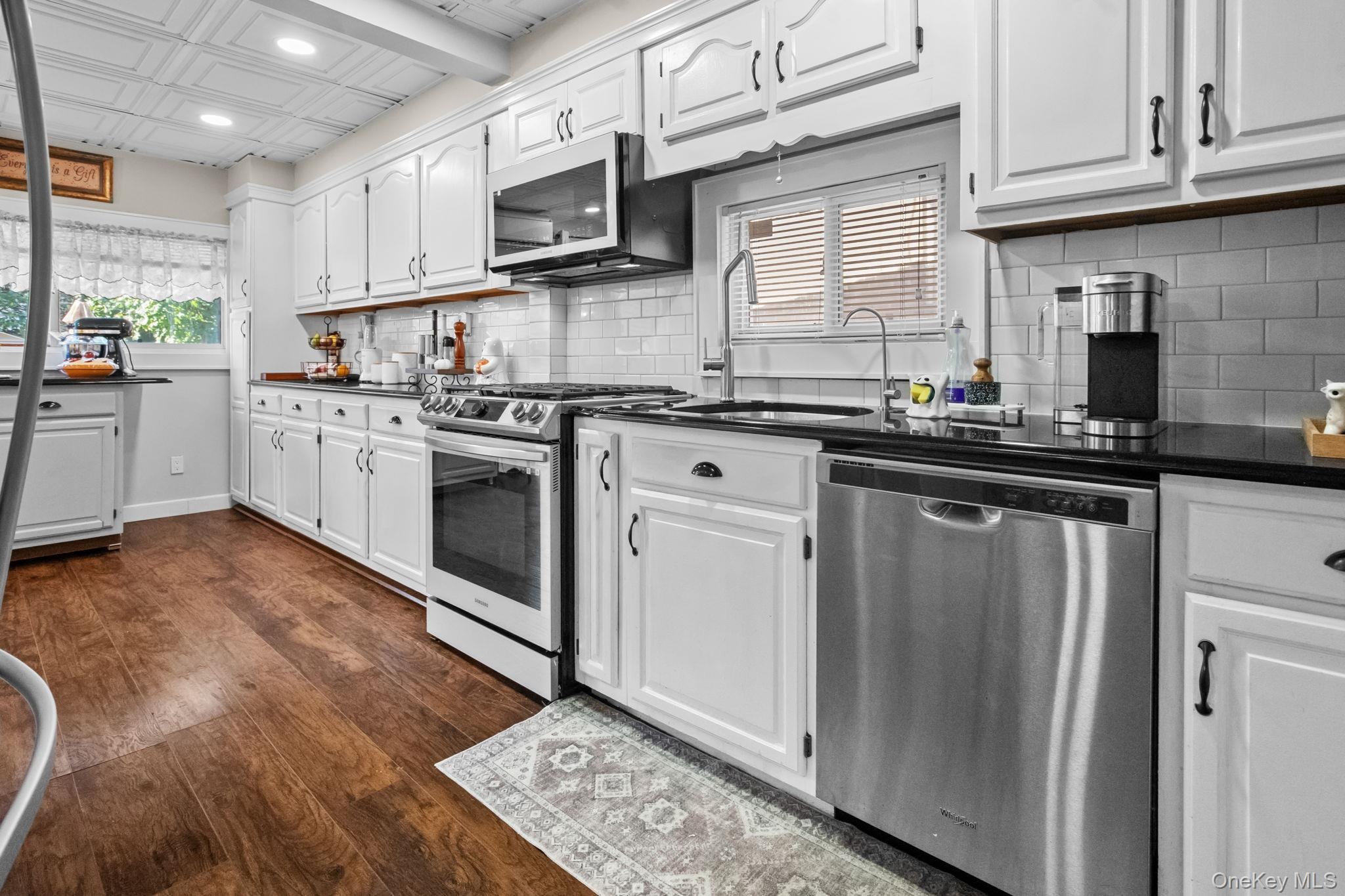 Single Family Country Club  Bronx, NY 10465, MLS-926016-19