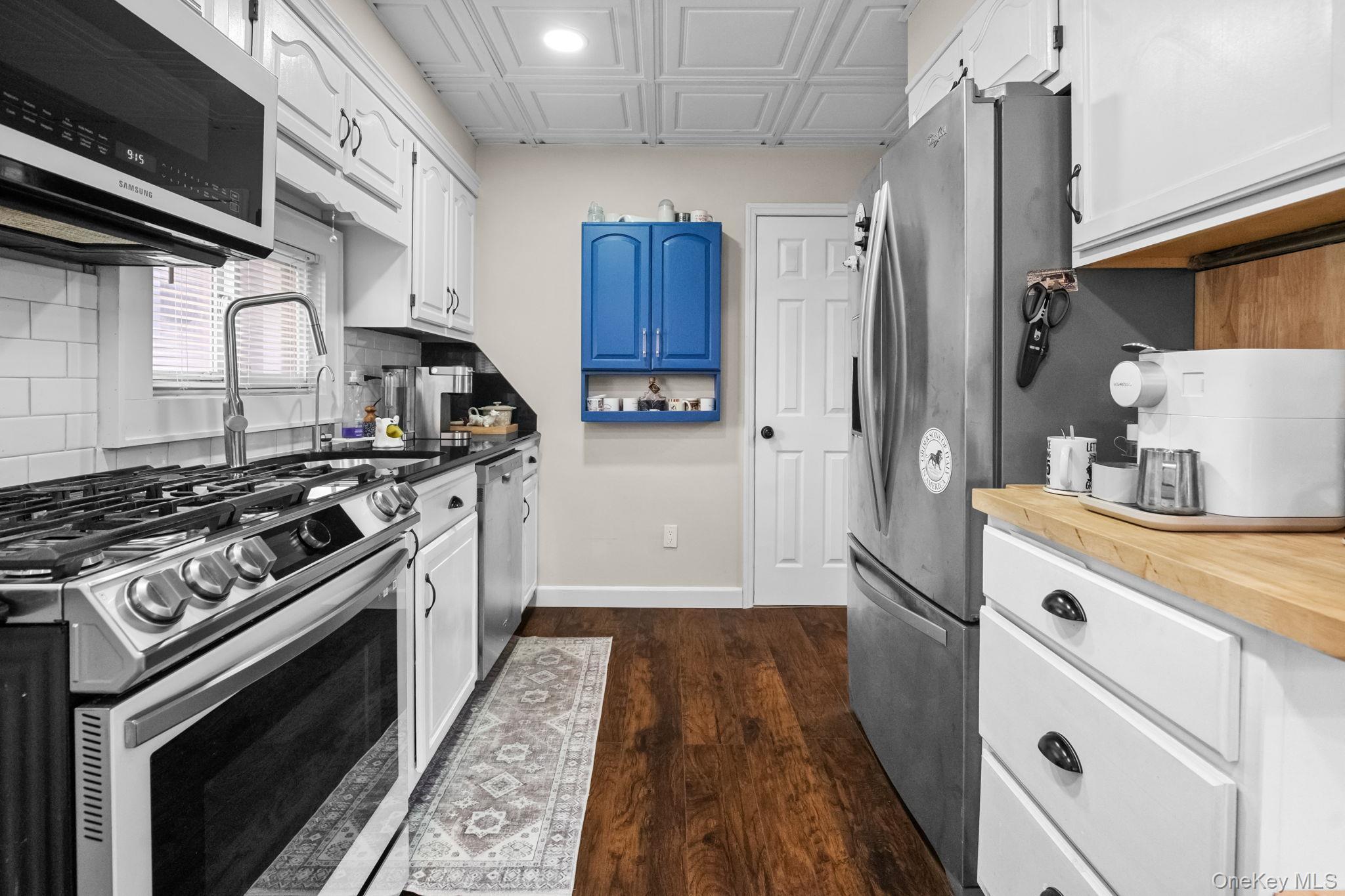 Single Family Country Club  Bronx, NY 10465, MLS-926016-21