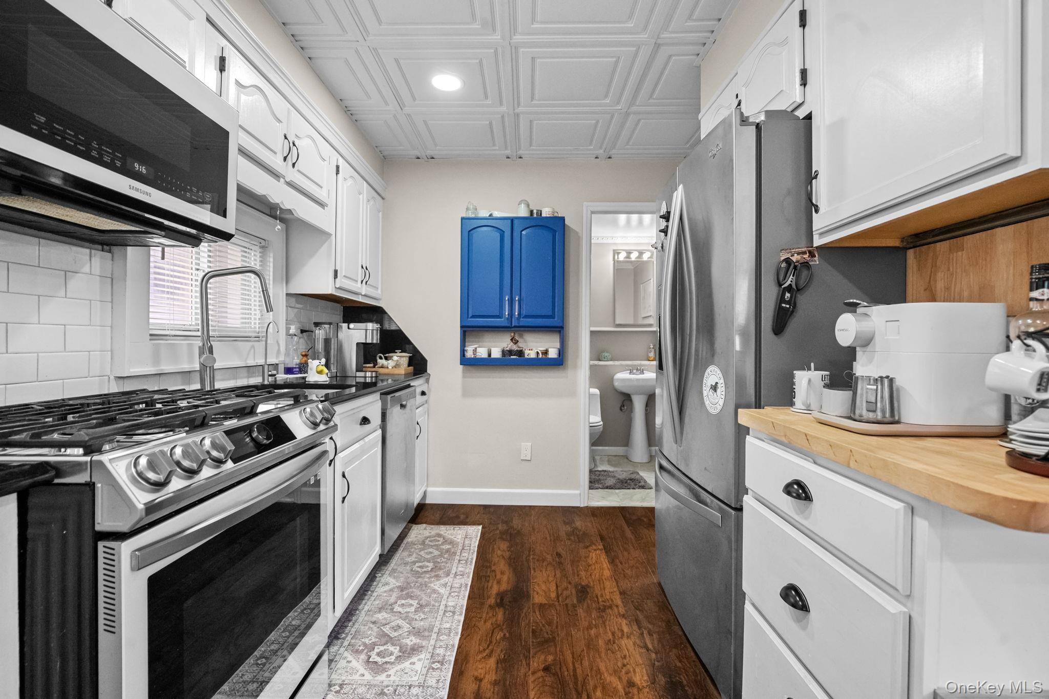 Single Family Country Club  Bronx, NY 10465, MLS-926016-23