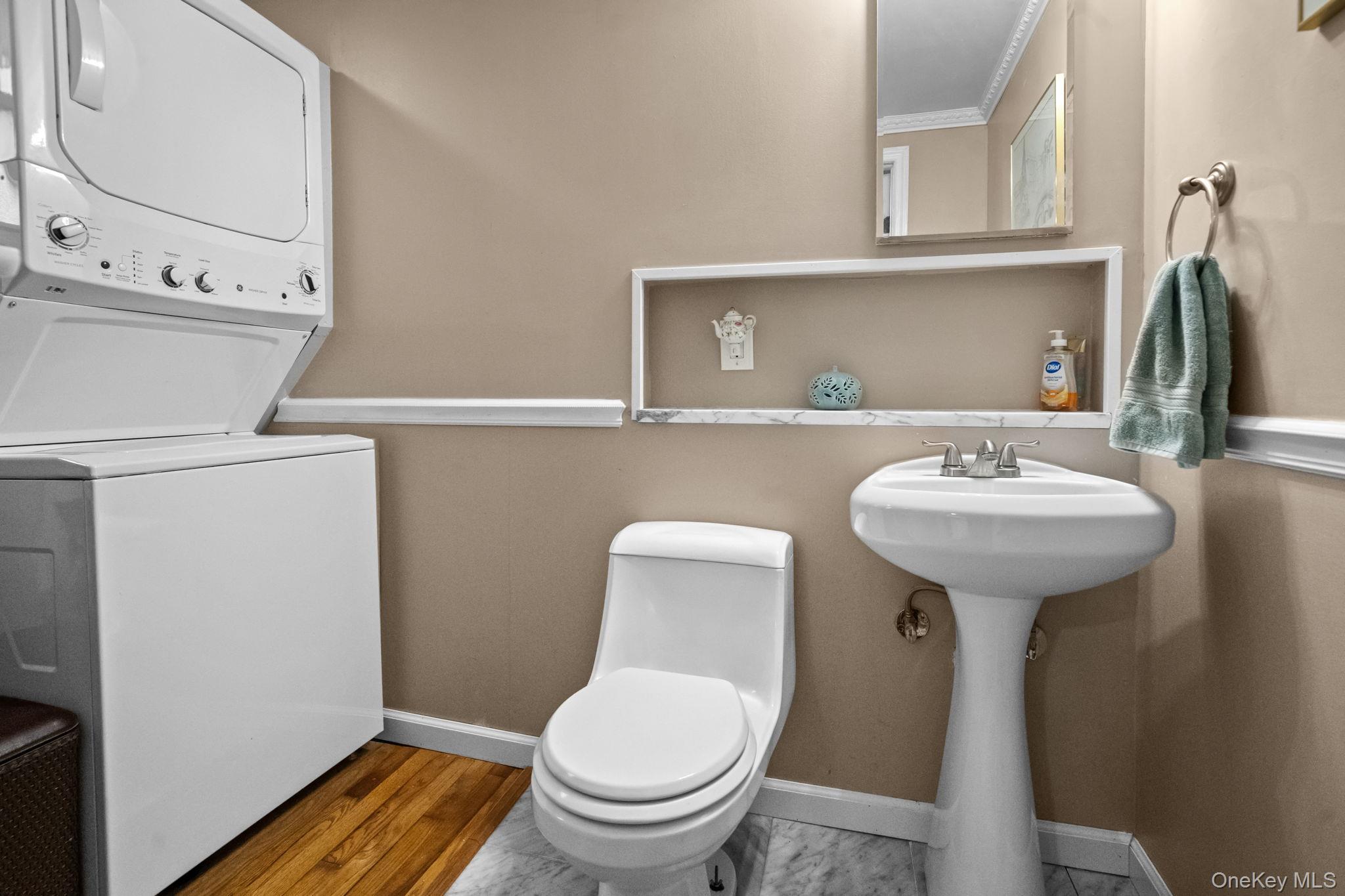 Single Family Country Club  Bronx, NY 10465, MLS-926016-26