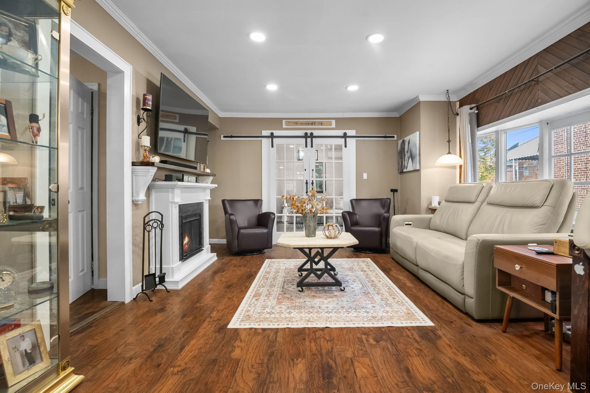 Single Family Country Club  Bronx, NY 10465, MLS-926016-29