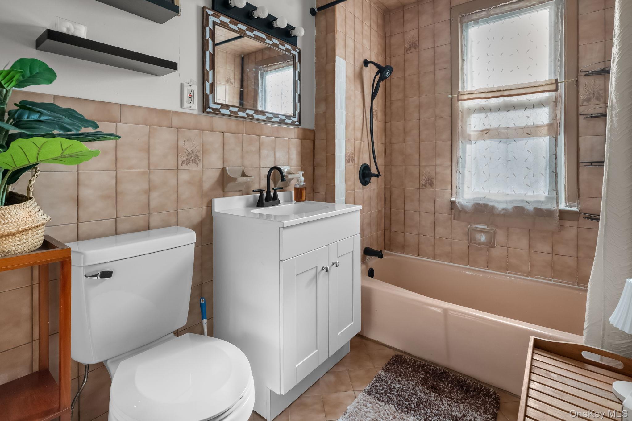 Single Family Country Club  Bronx, NY 10465, MLS-926016-37