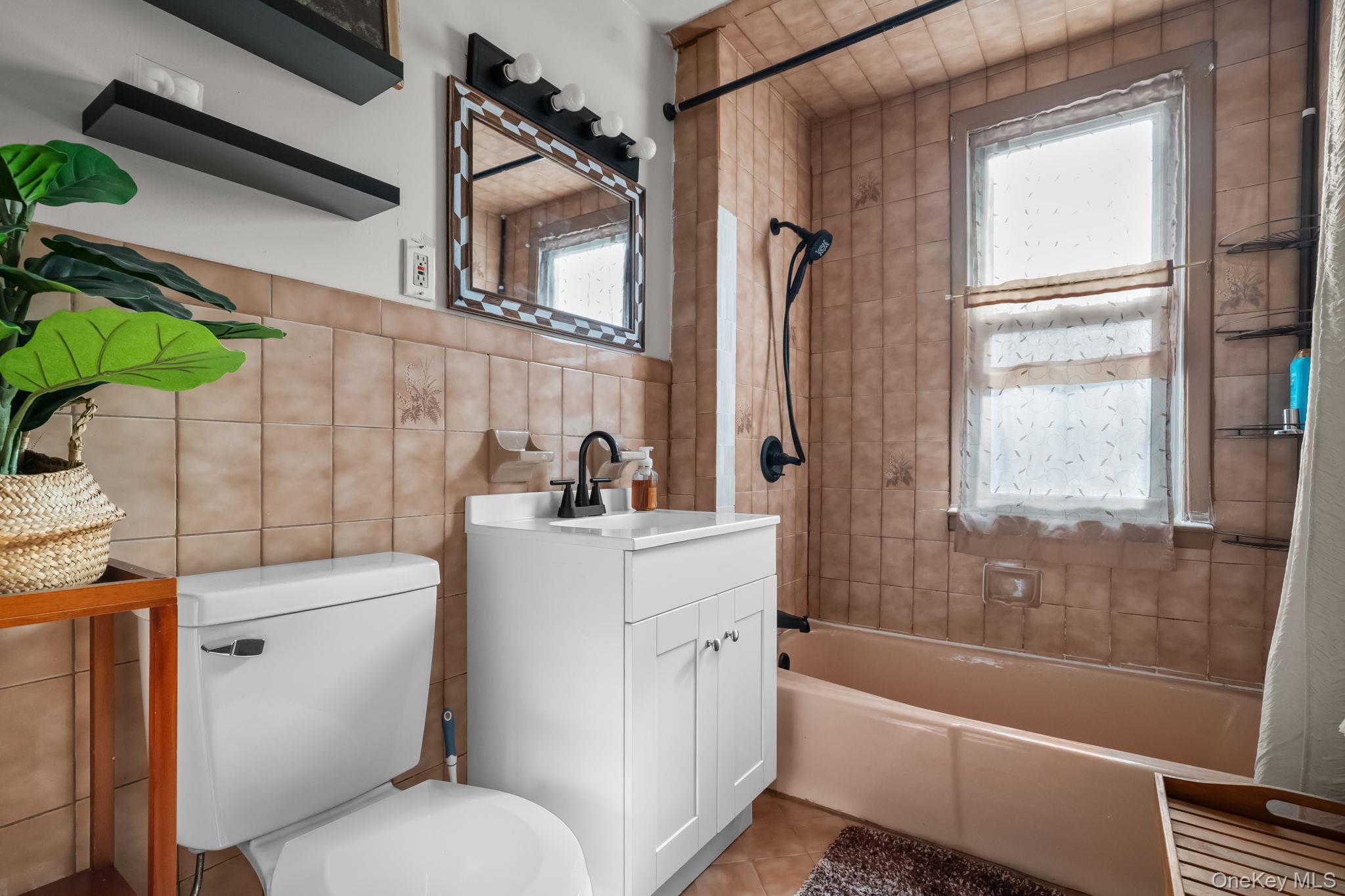 Single Family Country Club  Bronx, NY 10465, MLS-926016-38