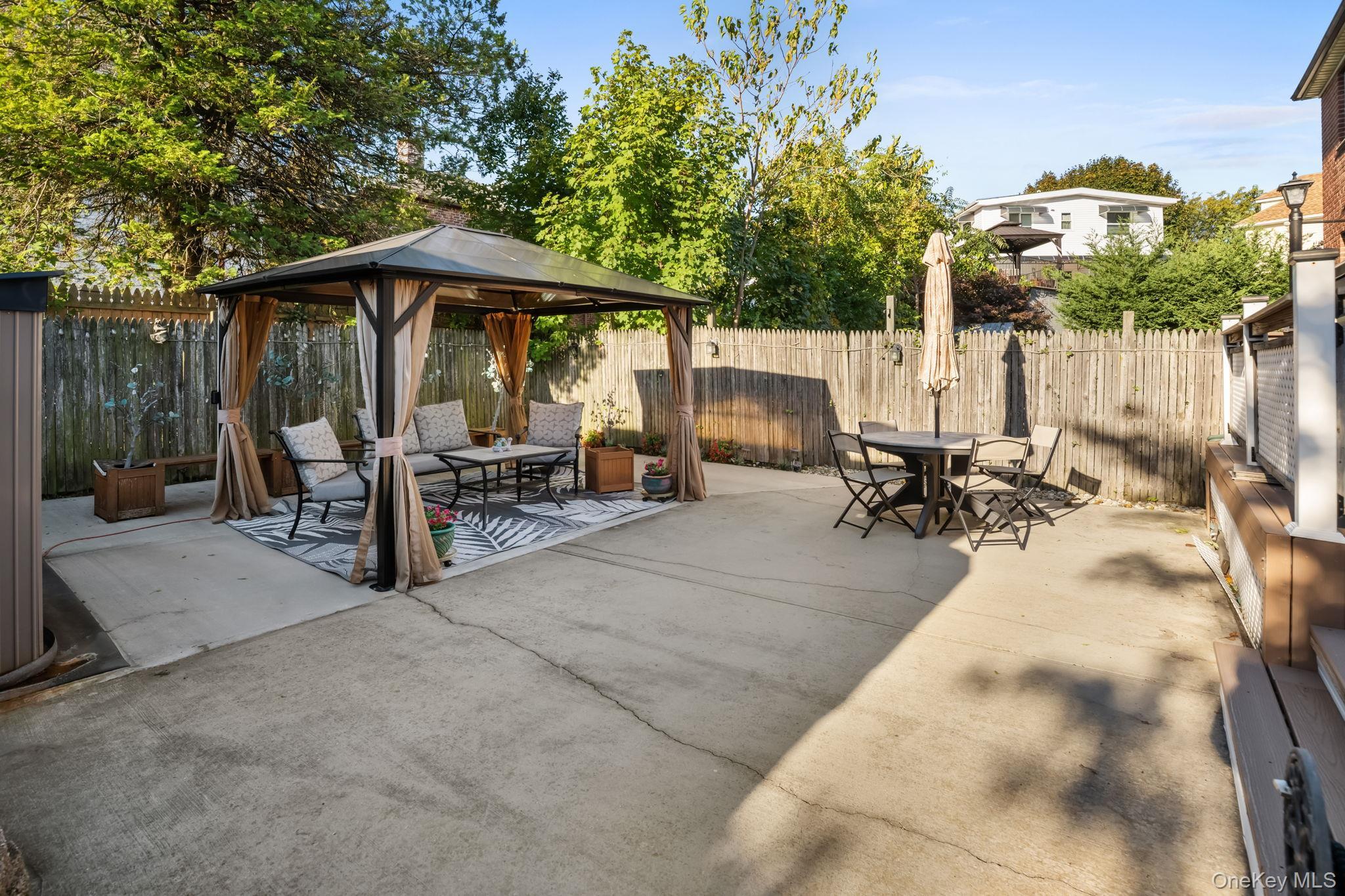 Single Family Country Club  Bronx, NY 10465, MLS-926016-39