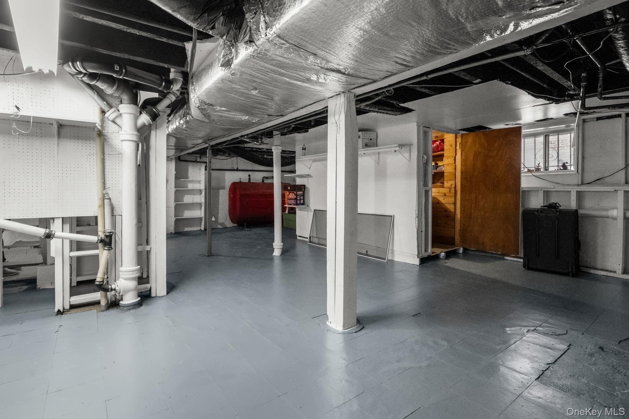 Single Family Country Club  Bronx, NY 10465, MLS-926016-40