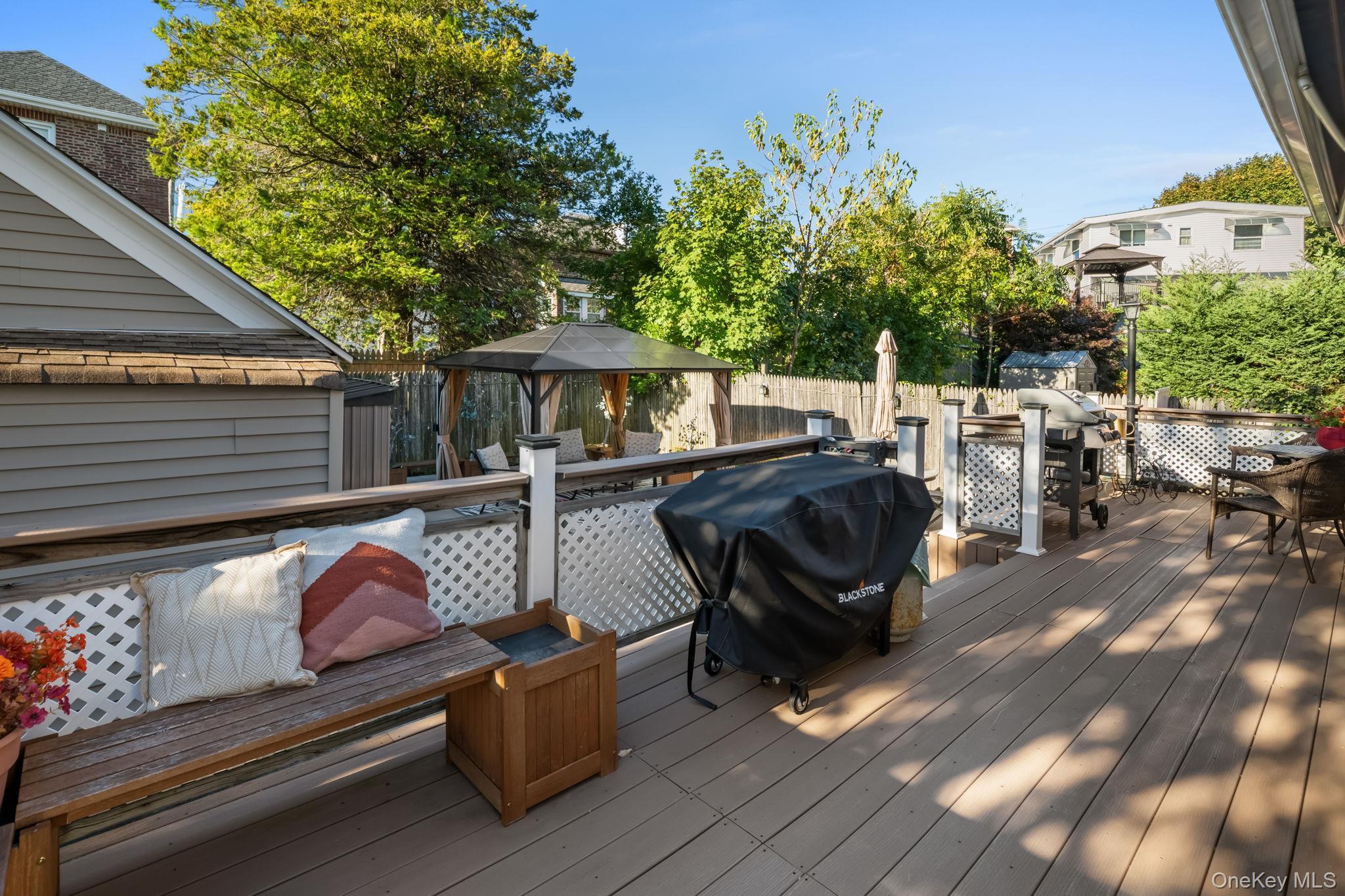 Single Family Country Club  Bronx, NY 10465, MLS-926016-44