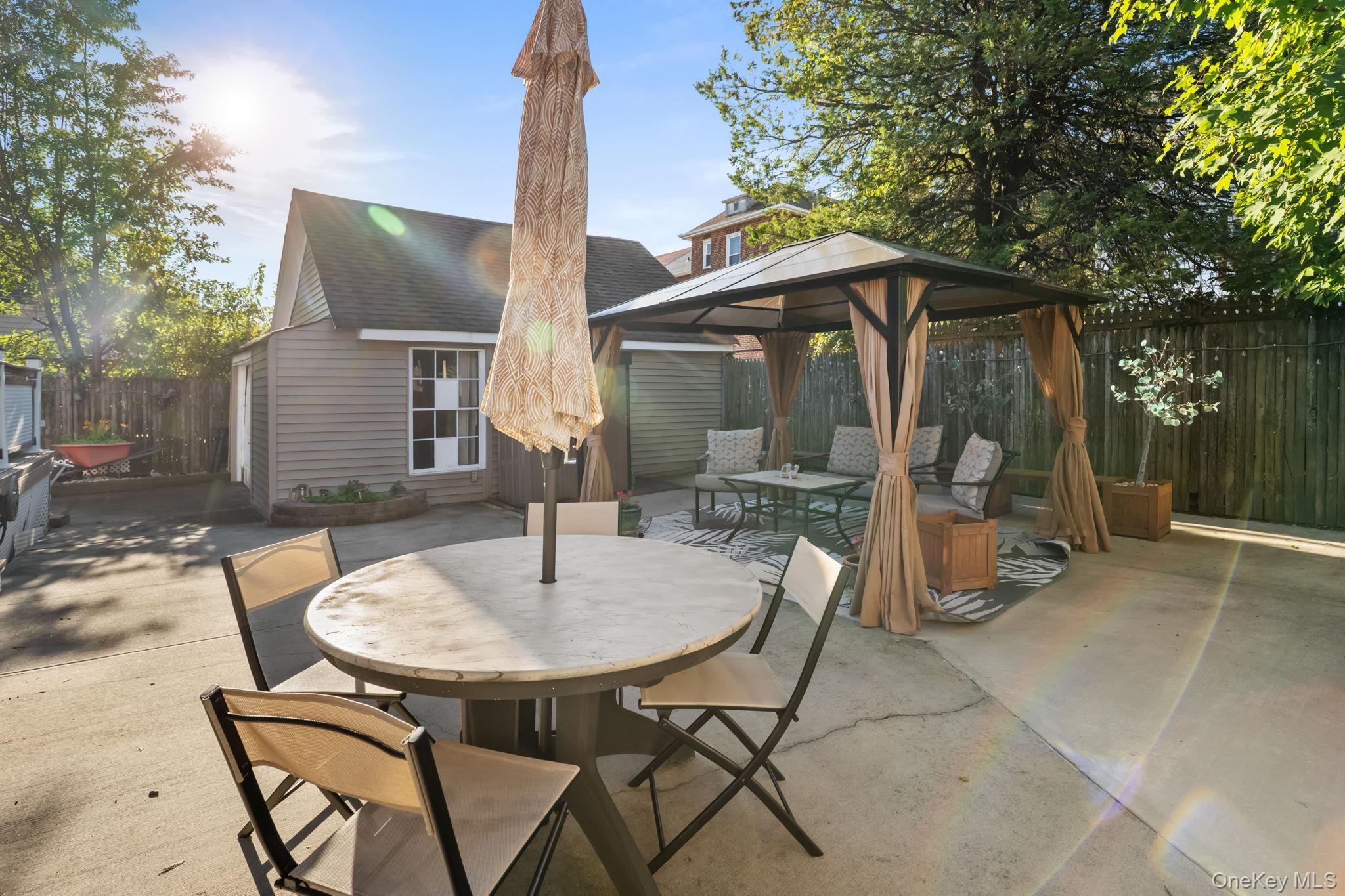 Single Family Country Club  Bronx, NY 10465, MLS-926016-6