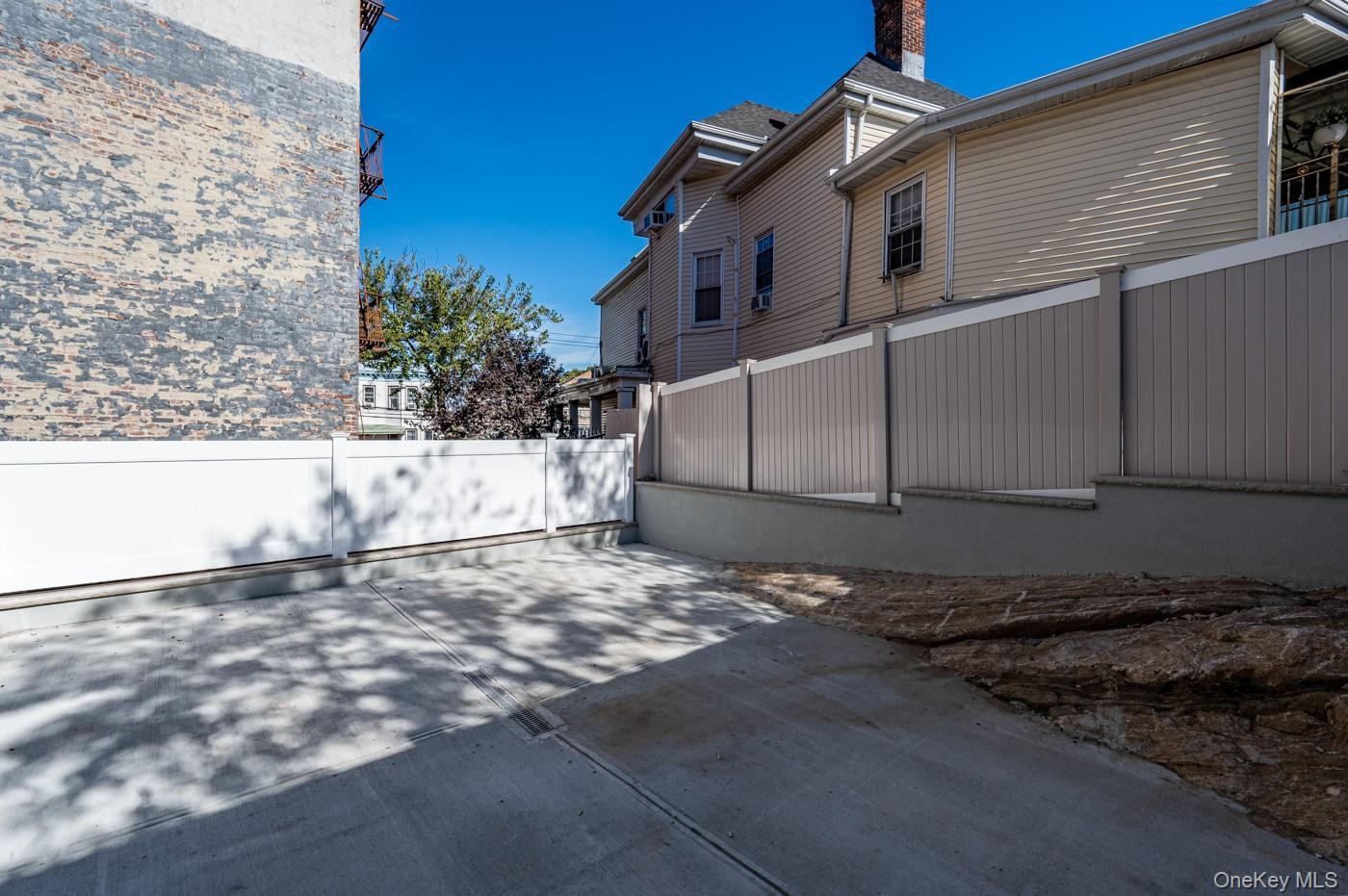 Single Family Morris Park Bronx, NY 10460, MLS-926031-23