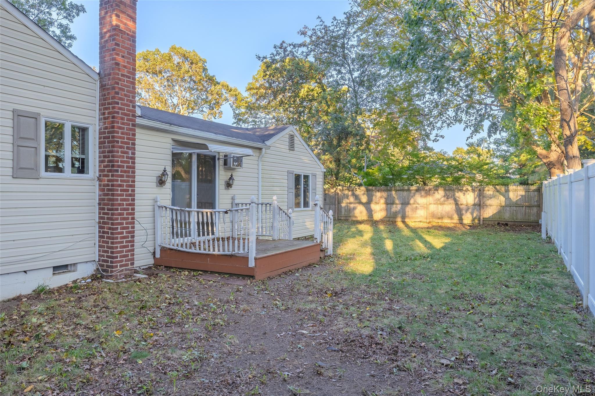 Single Family Lake Promenade  Suffolk County, NY 11779, MLS-926046-25