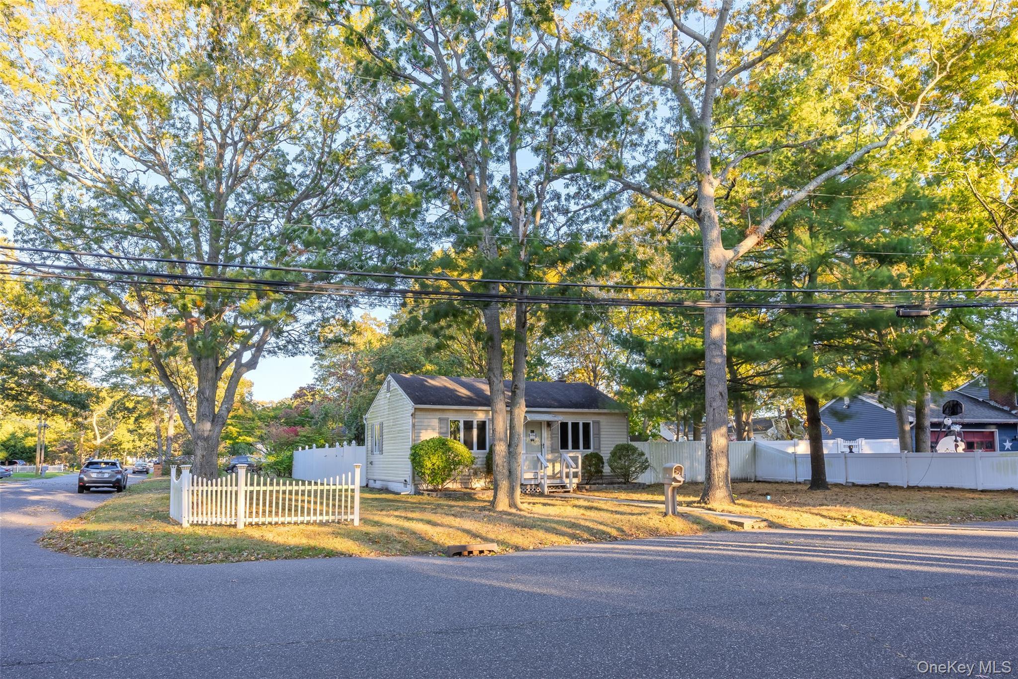 Single Family Lake Promenade  Suffolk County, NY 11779, MLS-926046-3