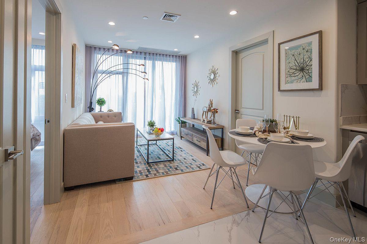 Condo Northern  Queens, NY 11354, MLS-926049-3