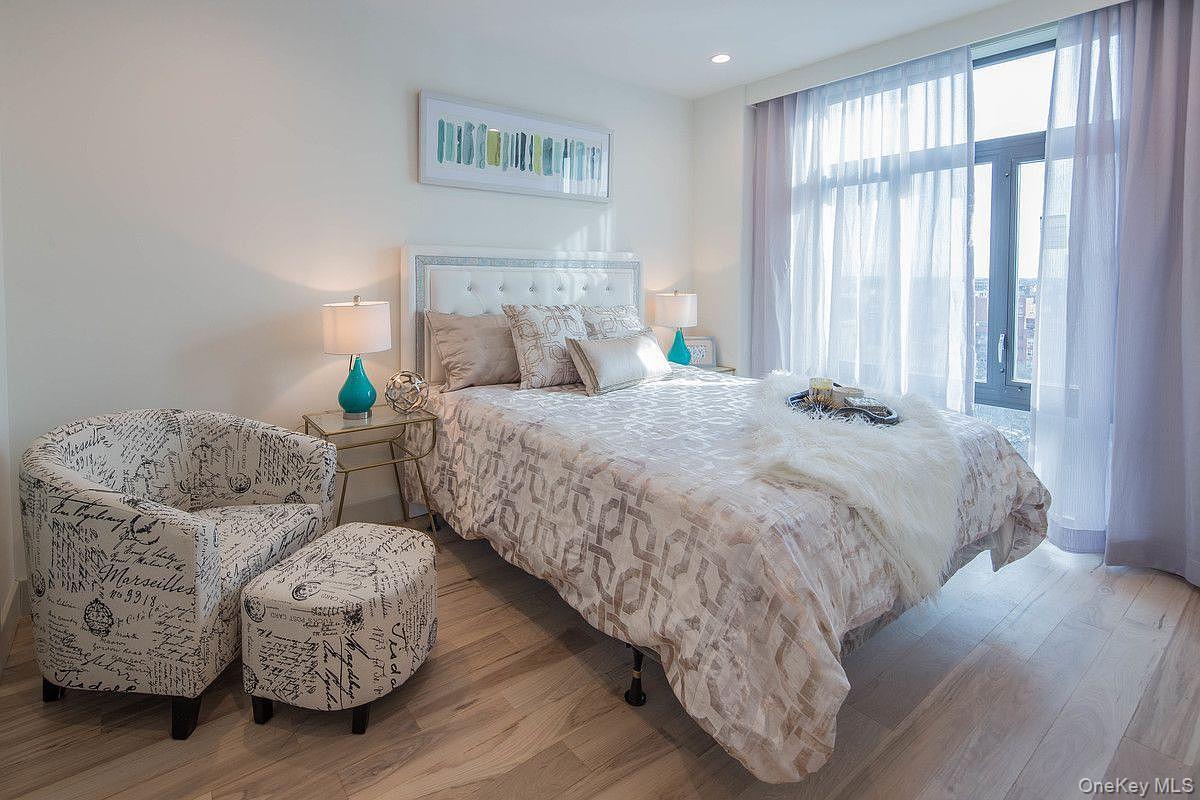 Condo Northern  Queens, NY 11354, MLS-926049-5