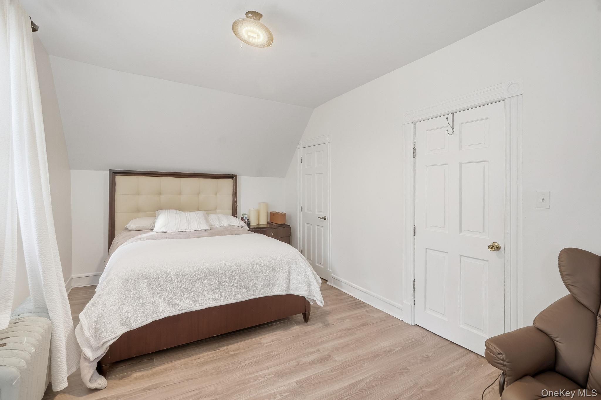 Single Family Perry  Bronx, NY 10467, MLS-926060-25