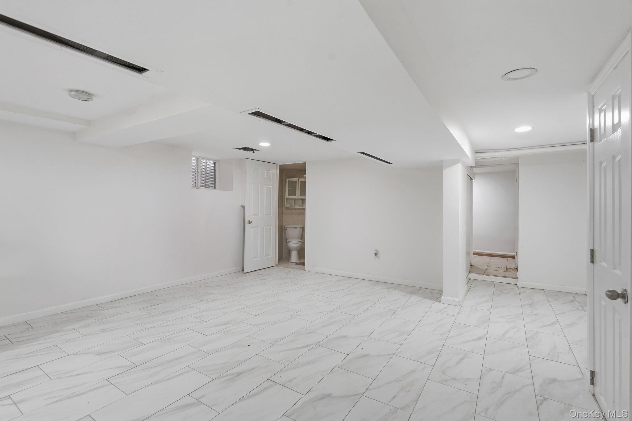 Single Family Perry  Bronx, NY 10467, MLS-926060-27