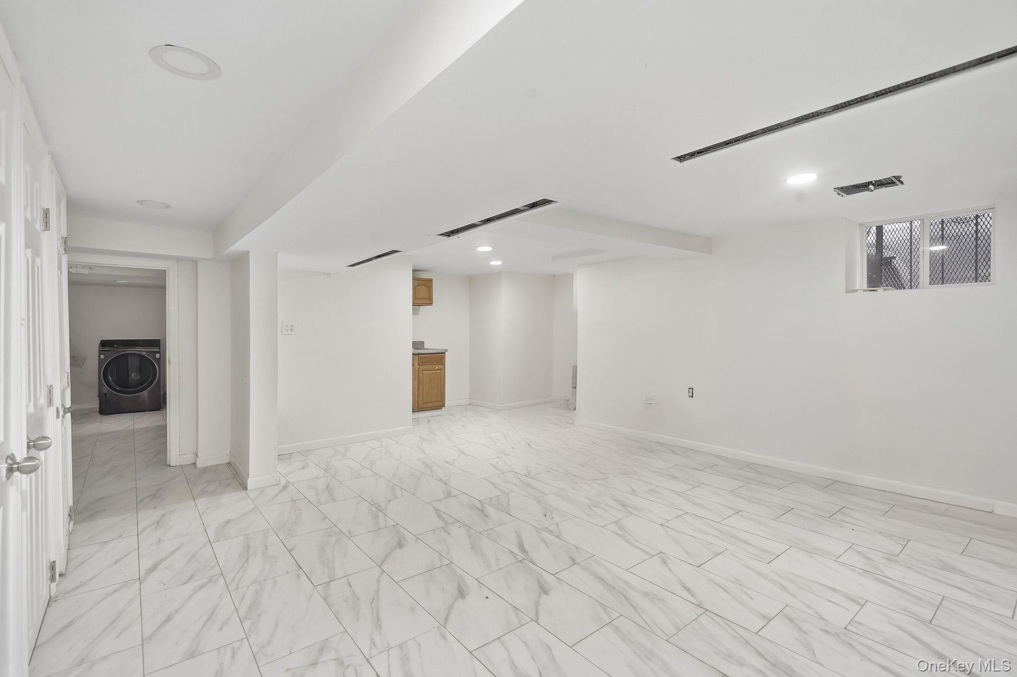 Single Family Perry  Bronx, NY 10467, MLS-926060-28