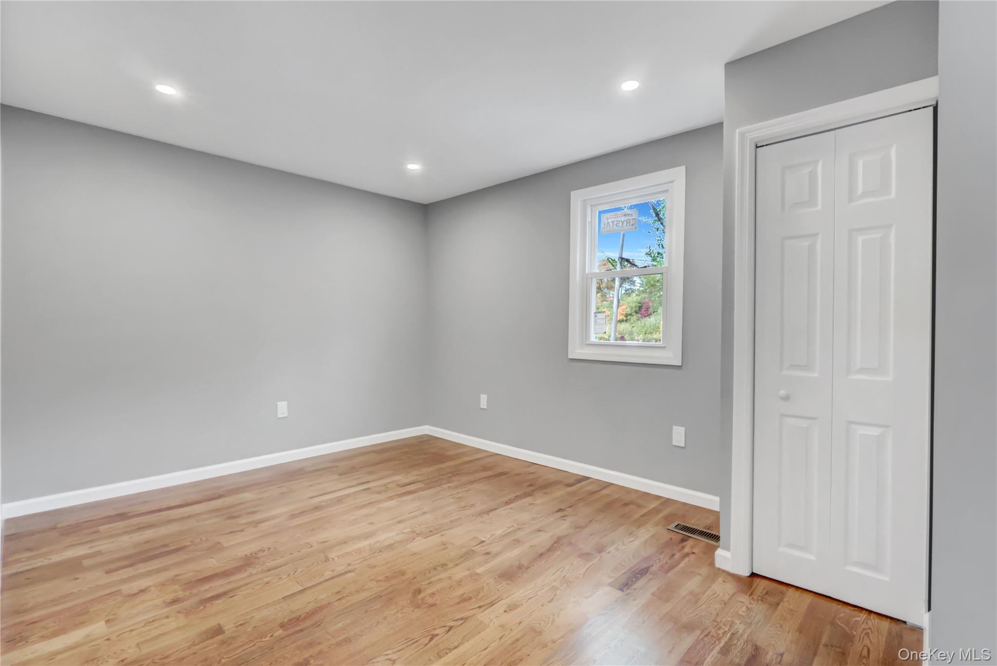 Single Family Bayview Suffolk County, NY 11772, MLS-926074-10