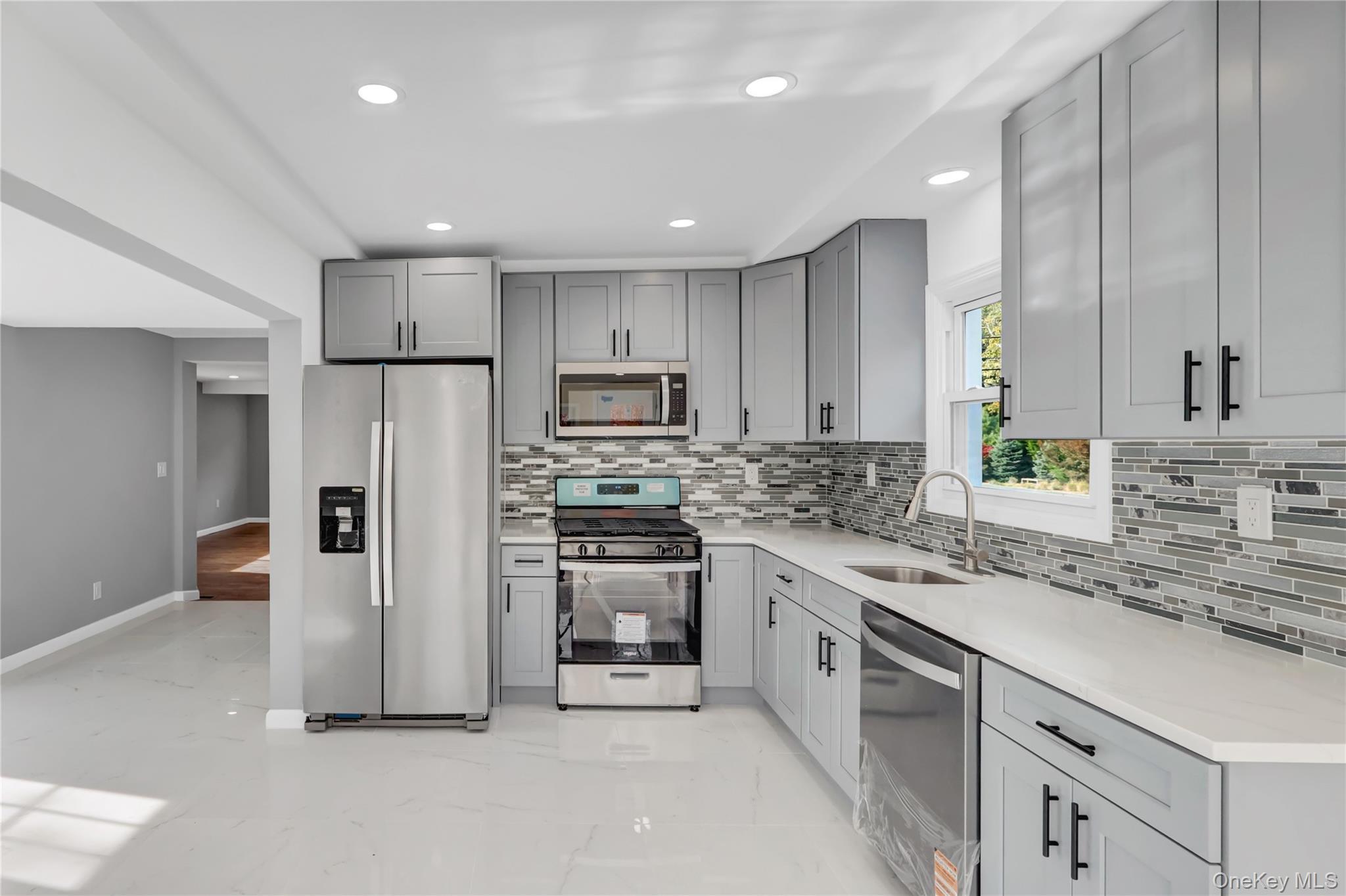 Single Family Bayview Suffolk County, NY 11772, MLS-926074-13