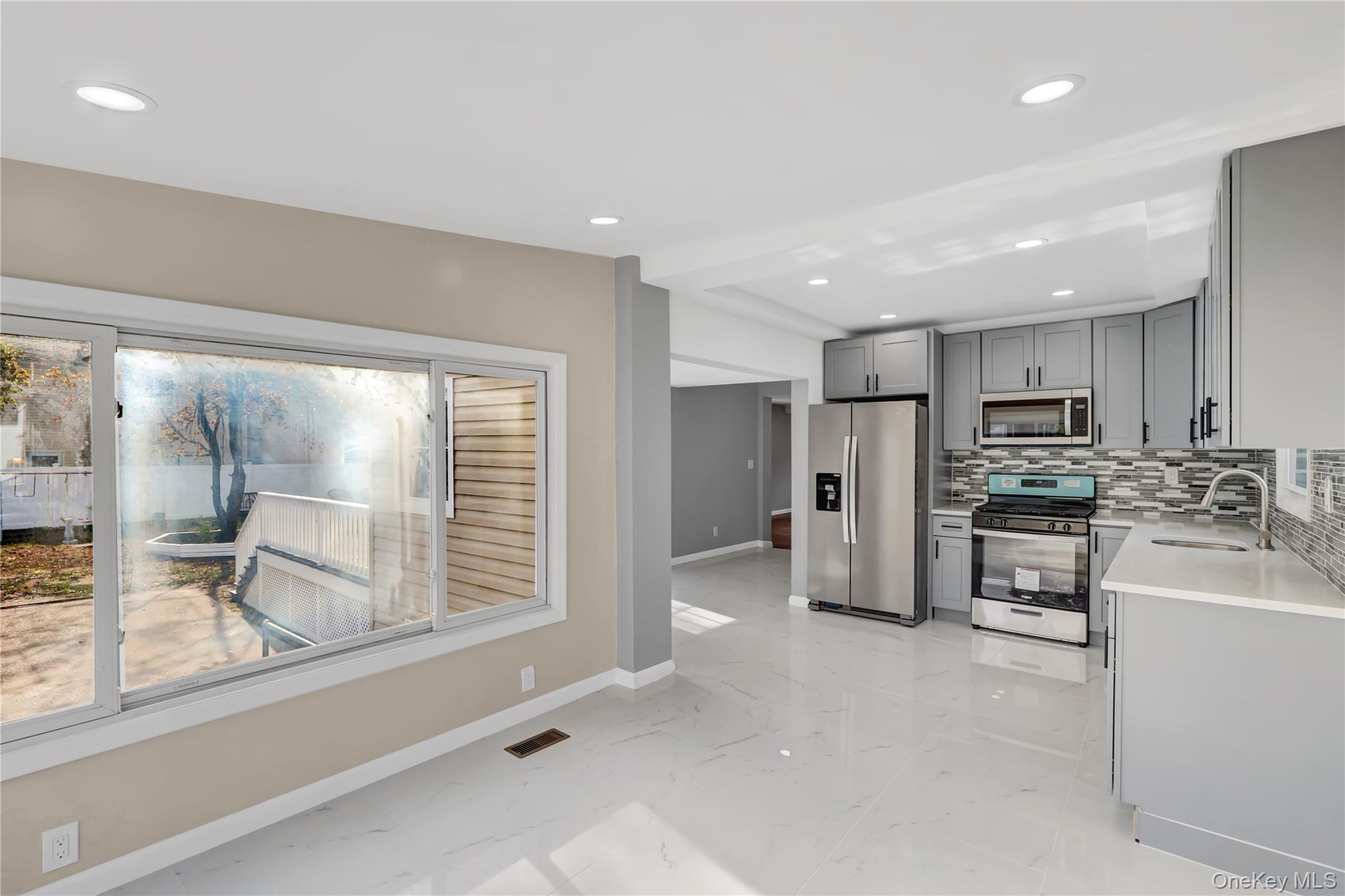 Single Family Bayview Suffolk County, NY 11772, MLS-926074-14