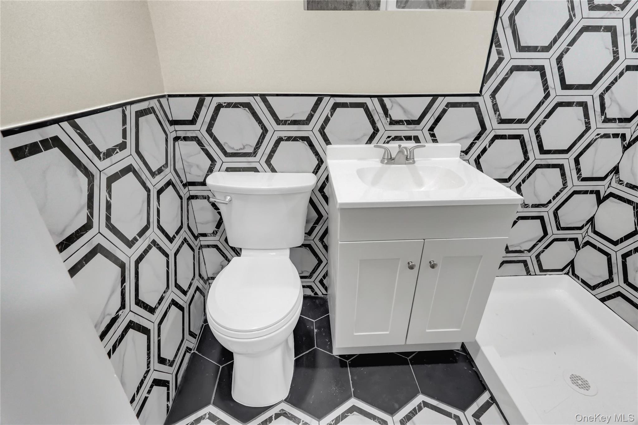 Single Family Bayview Suffolk County, NY 11772, MLS-926074-21