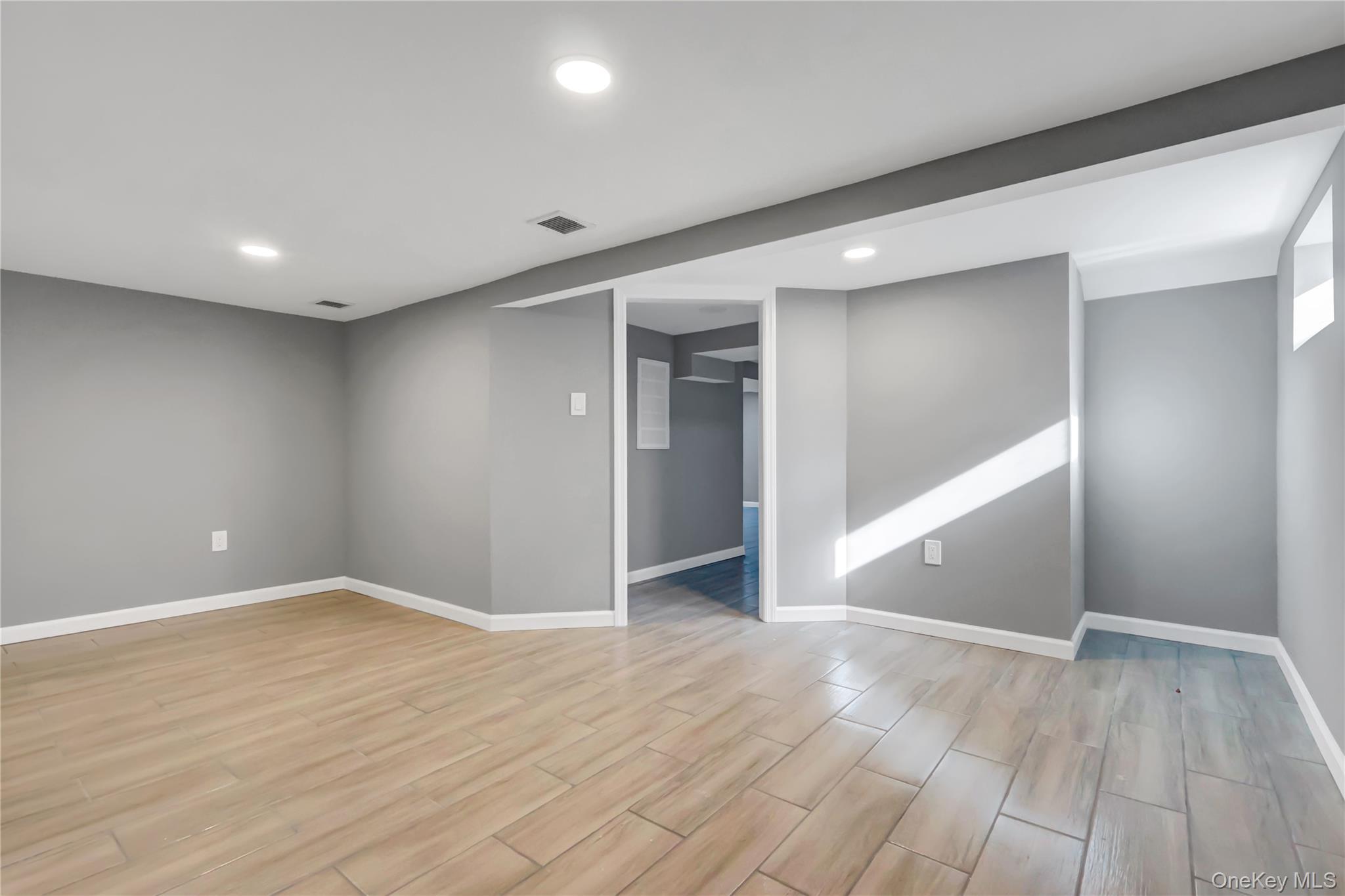 Single Family Bayview Suffolk County, NY 11772, MLS-926074-22