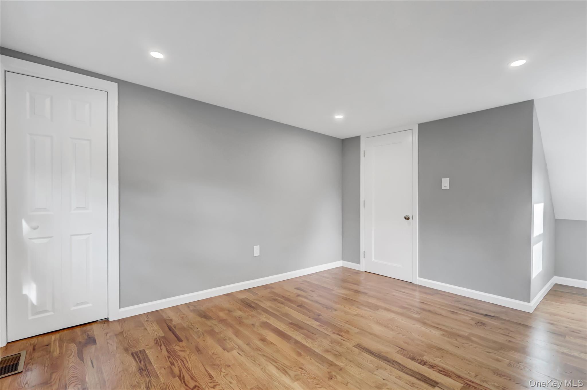 Single Family Bayview Suffolk County, NY 11772, MLS-926074-29