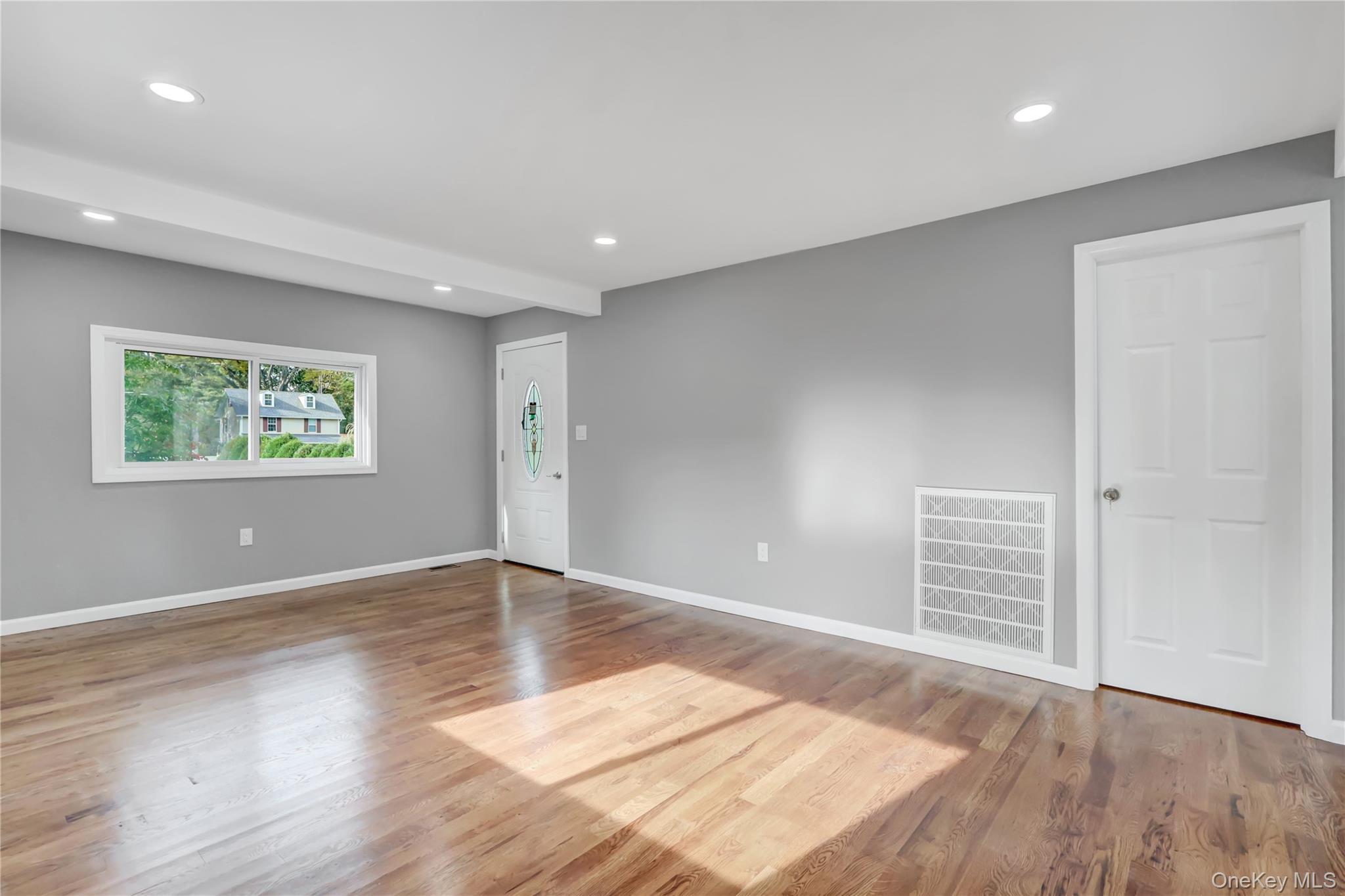 Single Family Bayview Suffolk County, NY 11772, MLS-926074-7