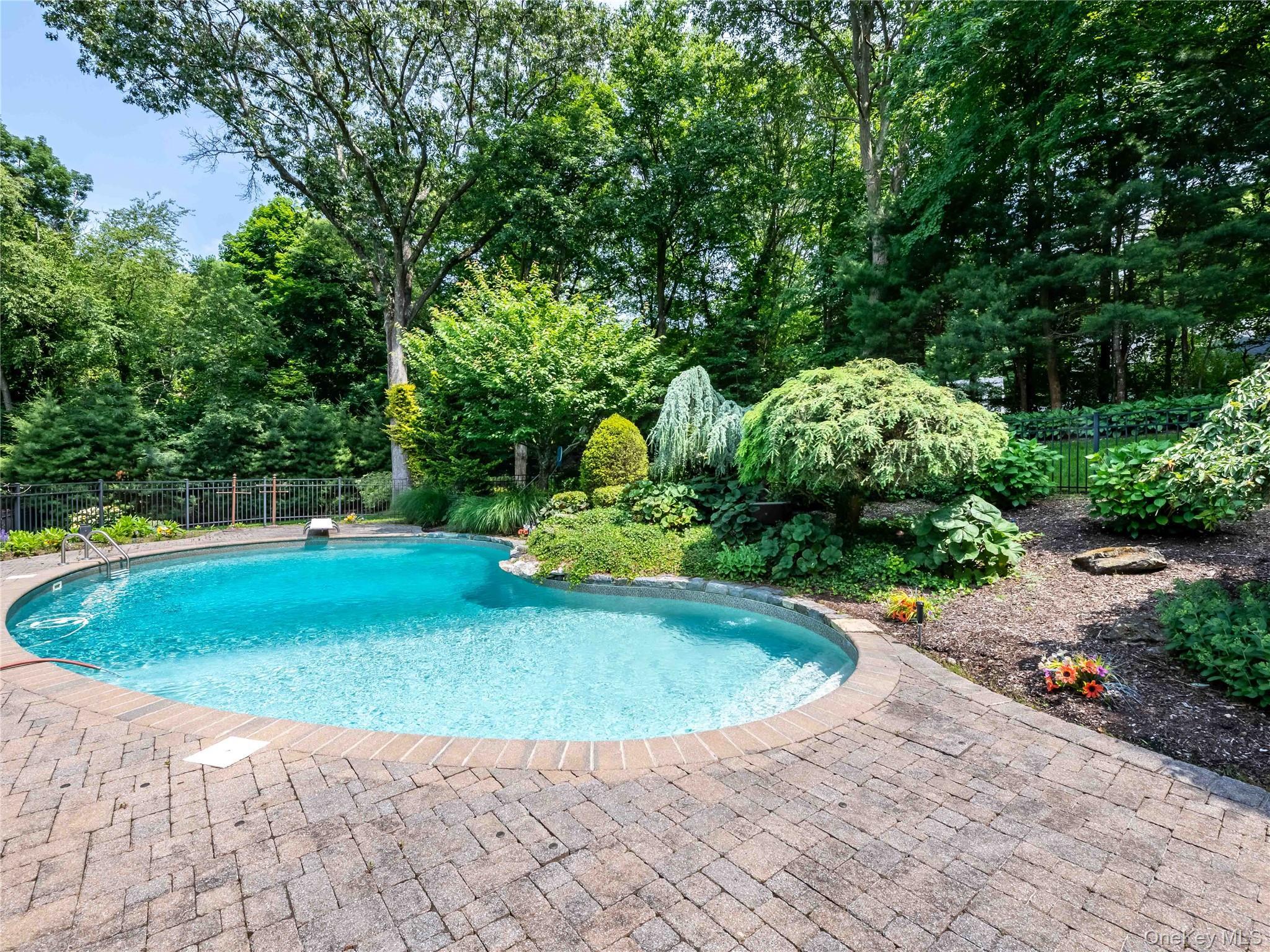 Single Family Arbutus Suffolk County, NY 11740, MLS-926088-12