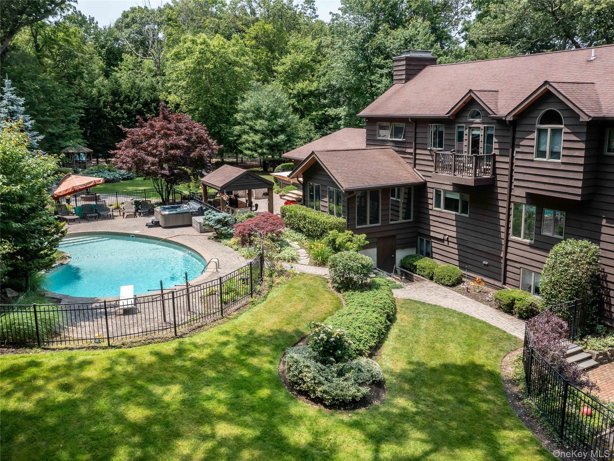 Single Family Arbutus Suffolk County, NY 11740, MLS-926088-2