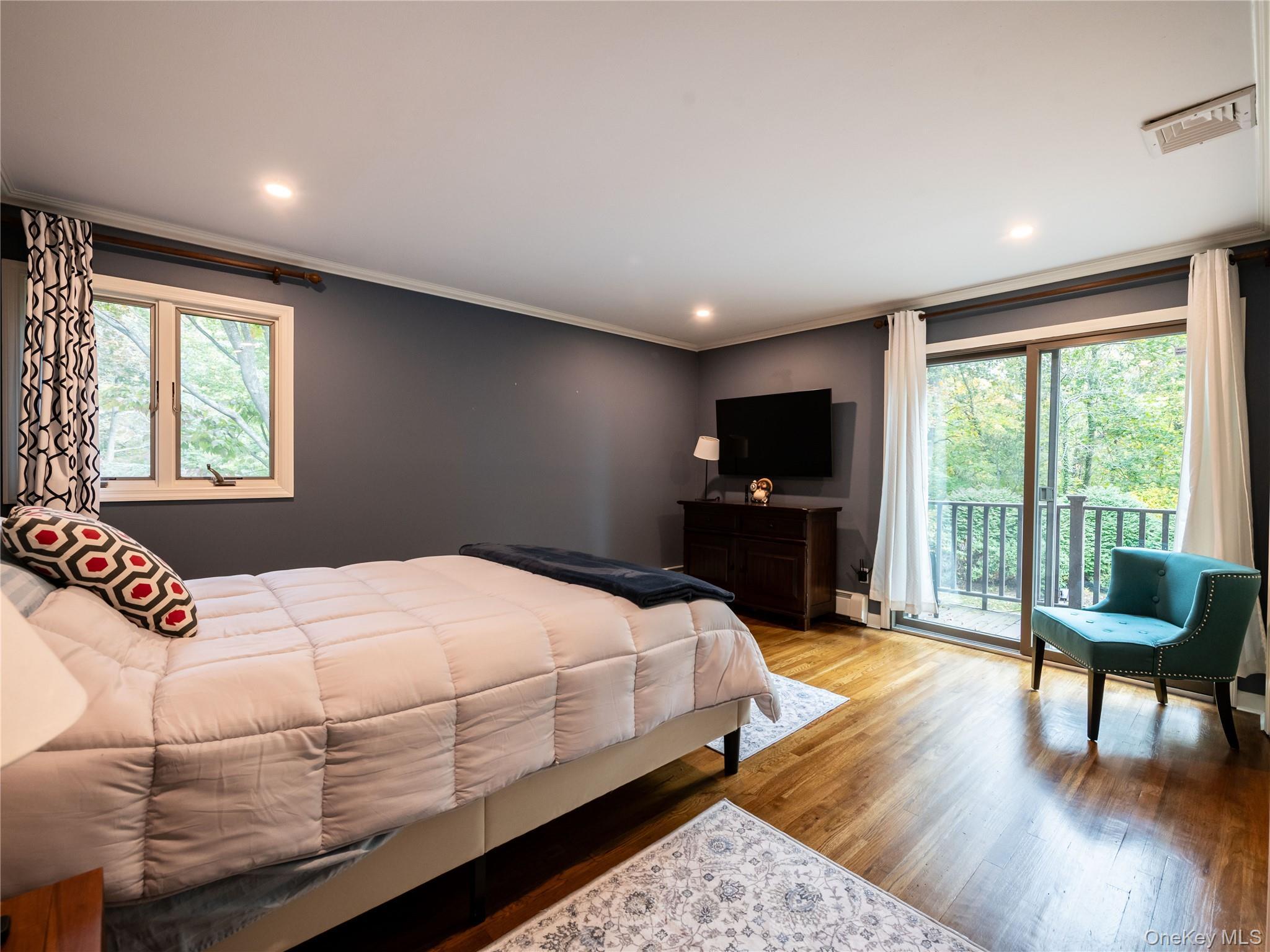 Single Family Arbutus Suffolk County, NY 11740, MLS-926088-24