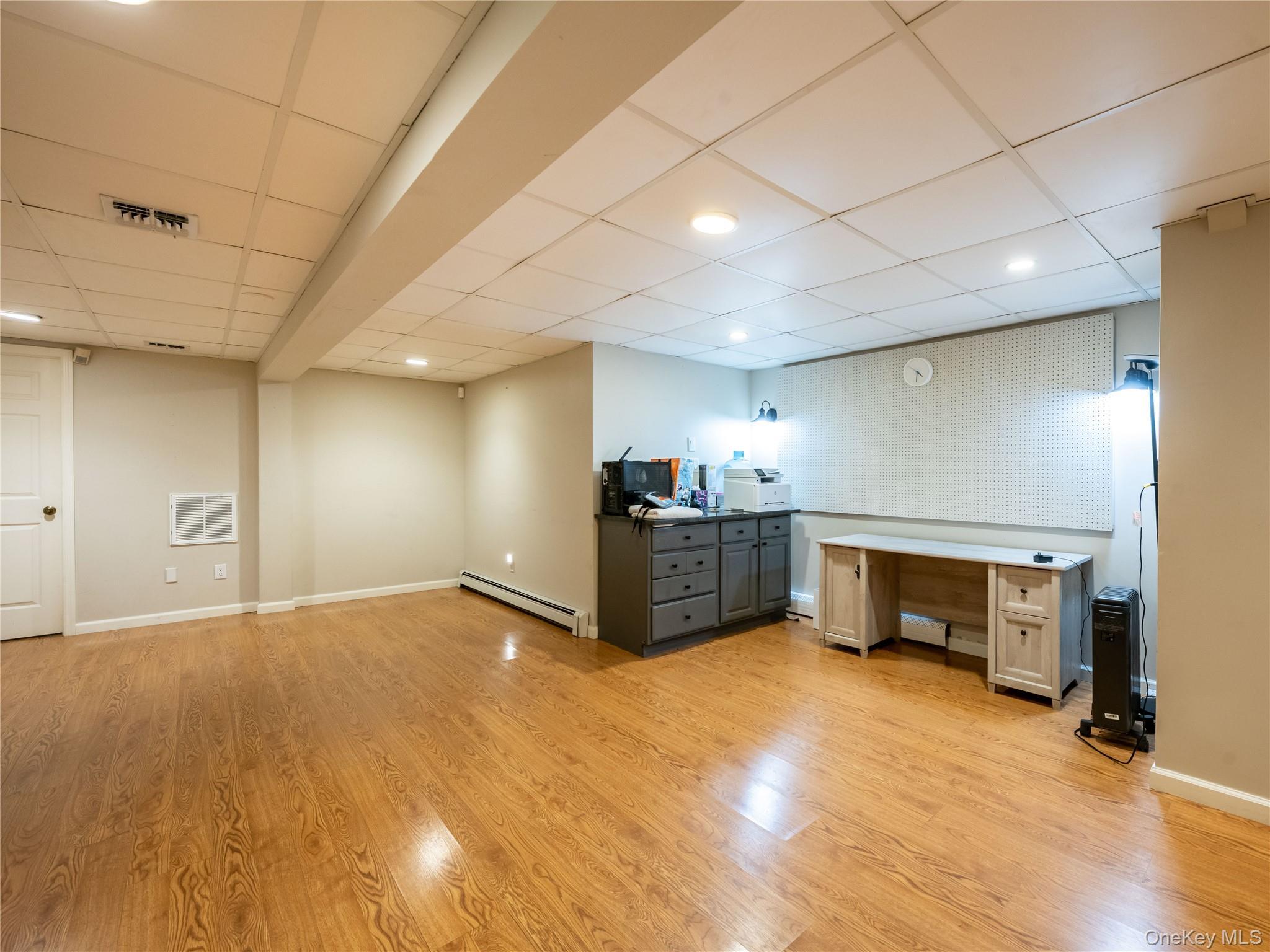 Single Family Arbutus Suffolk County, NY 11740, MLS-926088-38