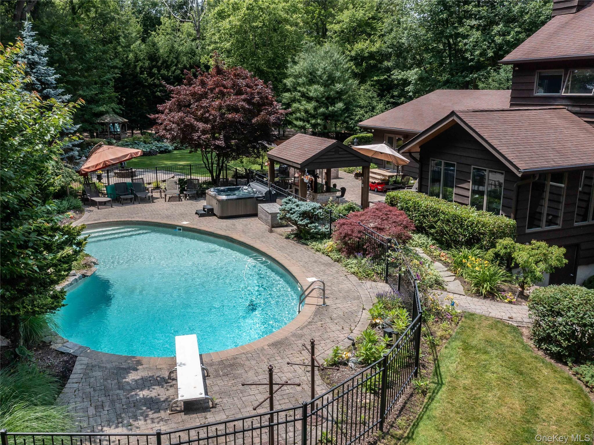 Single Family Arbutus Suffolk County, NY 11740, MLS-926088-7