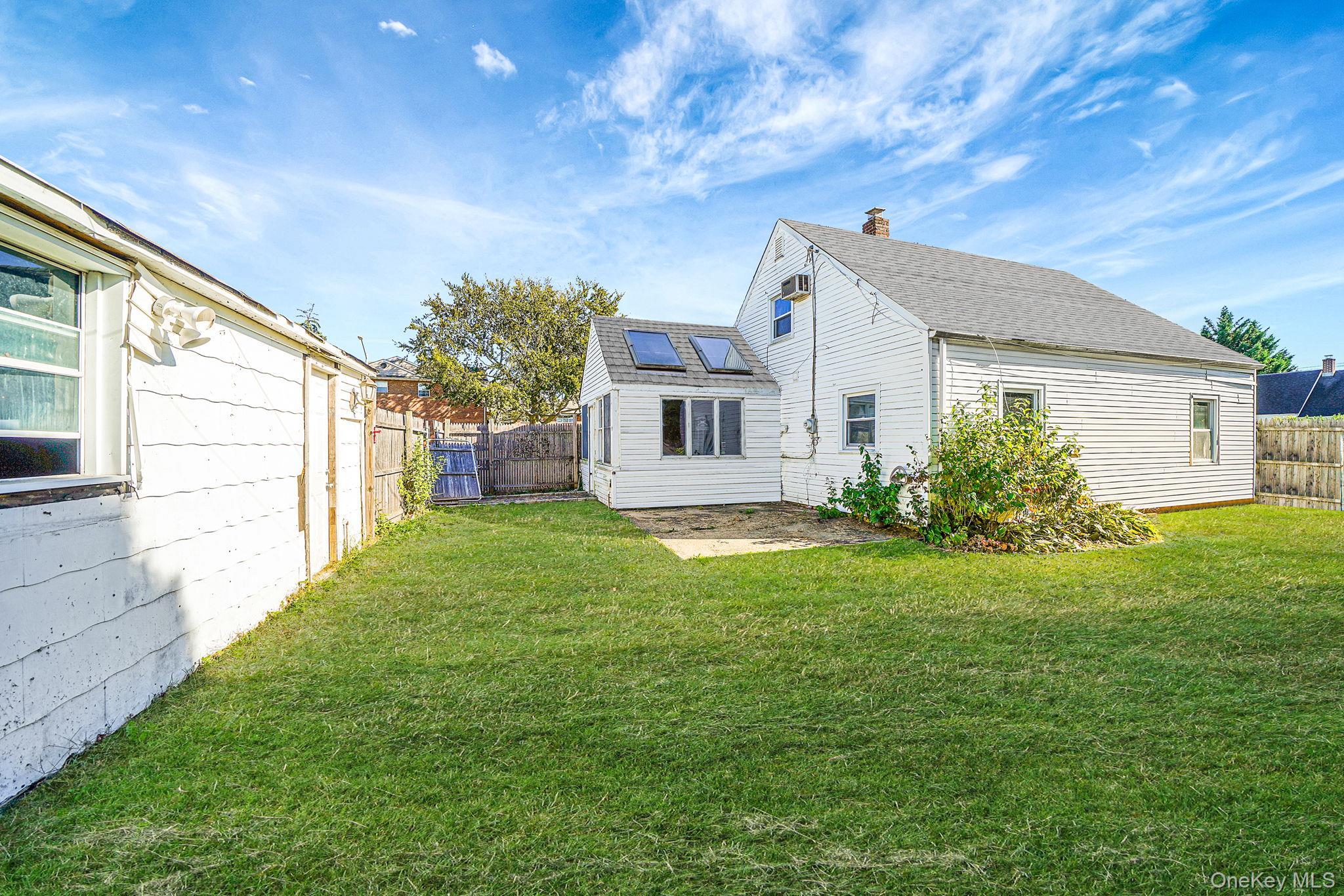 Single Family Bowling  Nassau County, NY 11756, MLS-926090-4