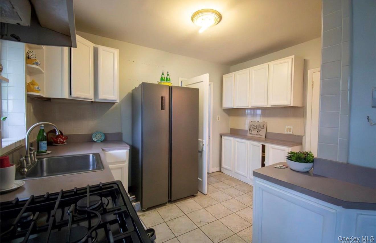 Single Family Henry Nassau County, NY 11575, MLS-926113-11