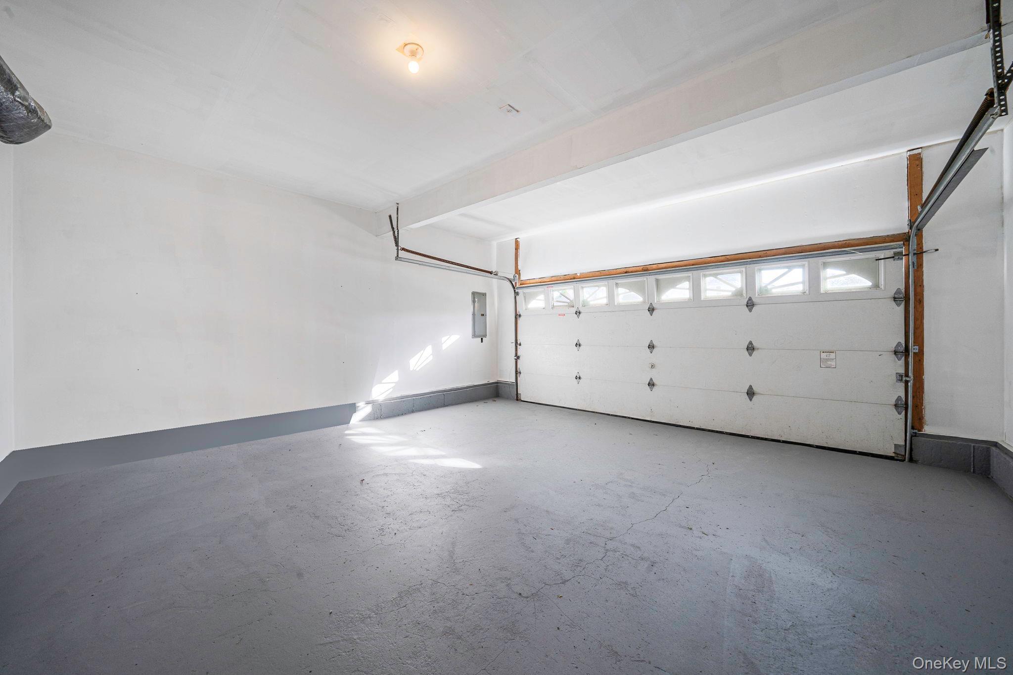 Single Family Adamson  Suffolk County, NY 11784, MLS-926128-34