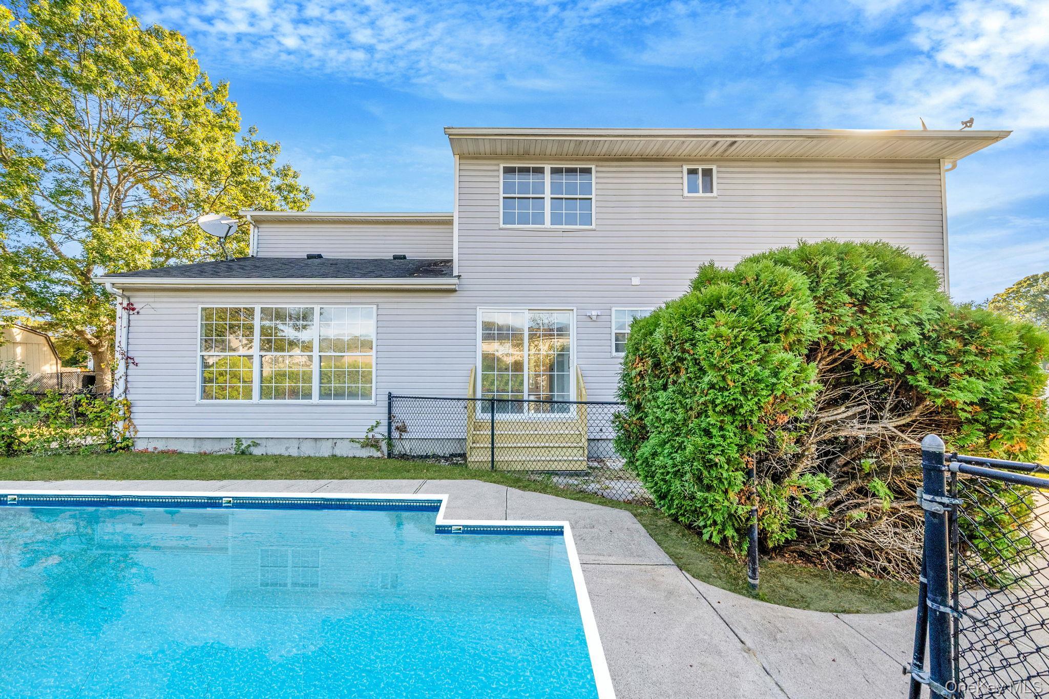 Single Family Adamson  Suffolk County, NY 11784, MLS-926128-4