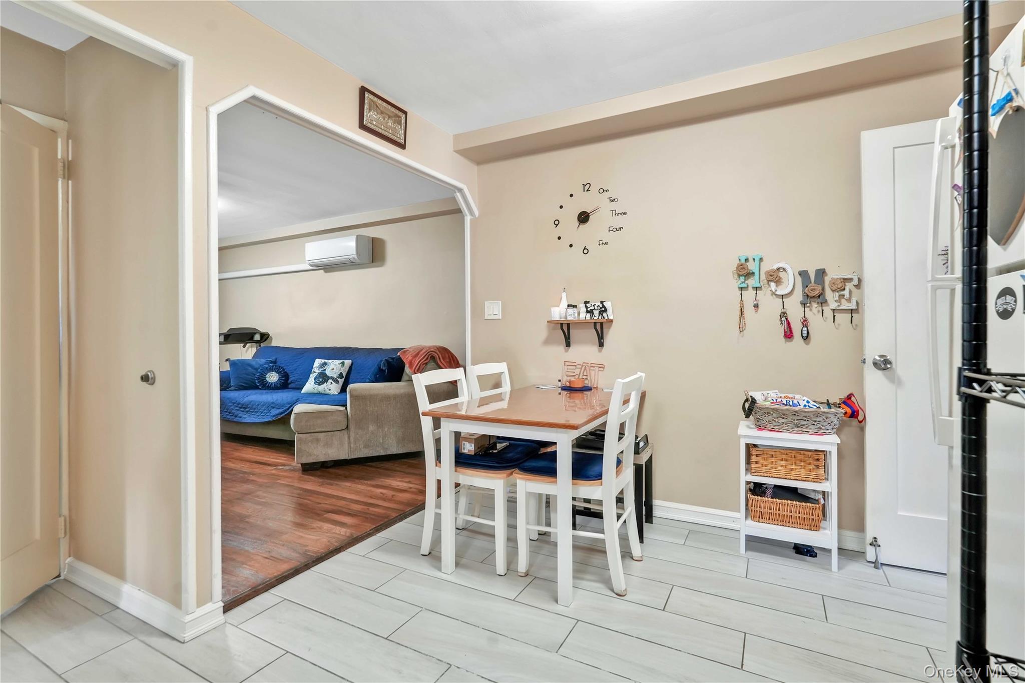 Single Family 24th Queens, NY 11103, MLS-926137-41