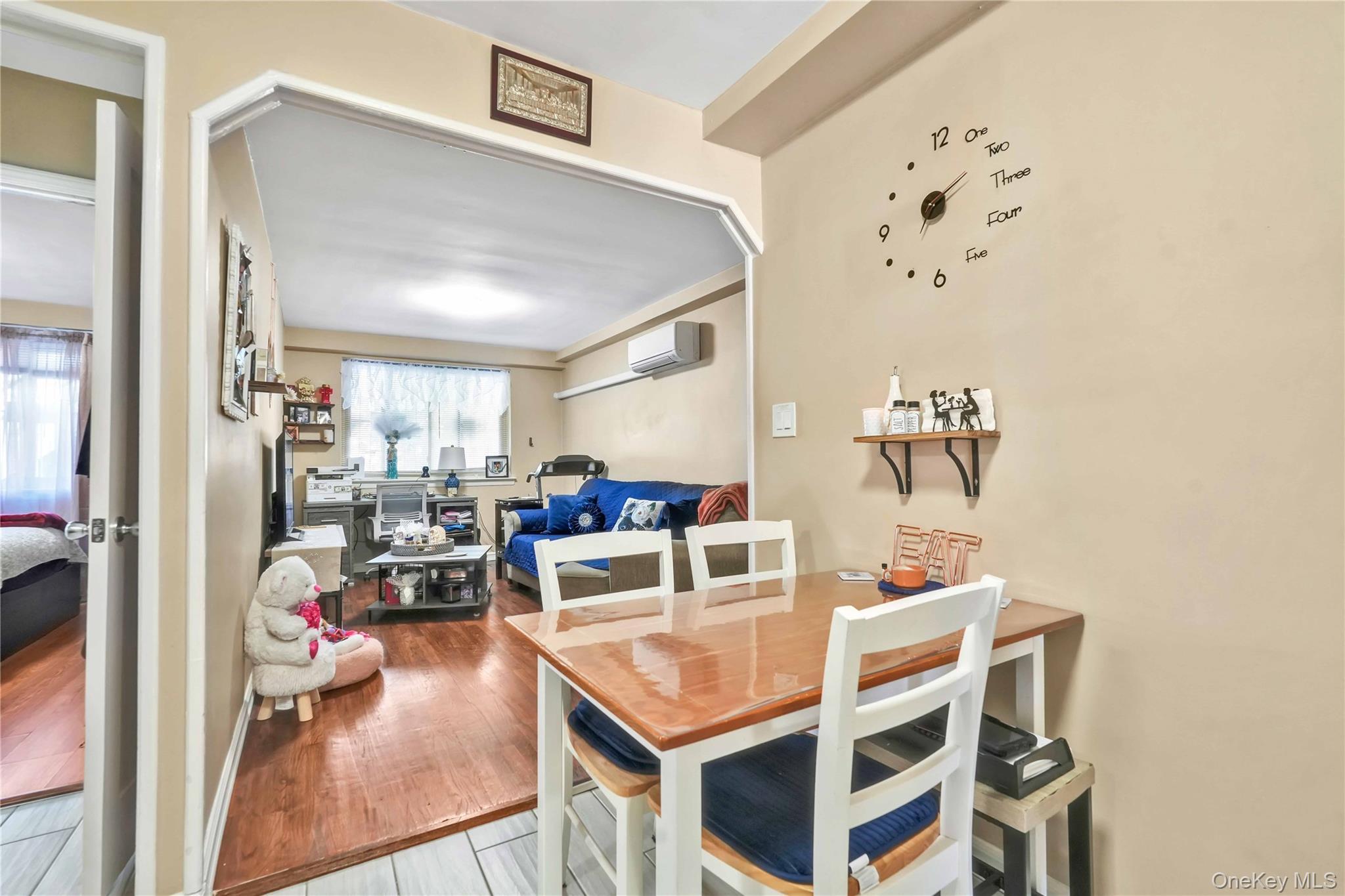 Single Family 24th Queens, NY 11103, MLS-926137-42