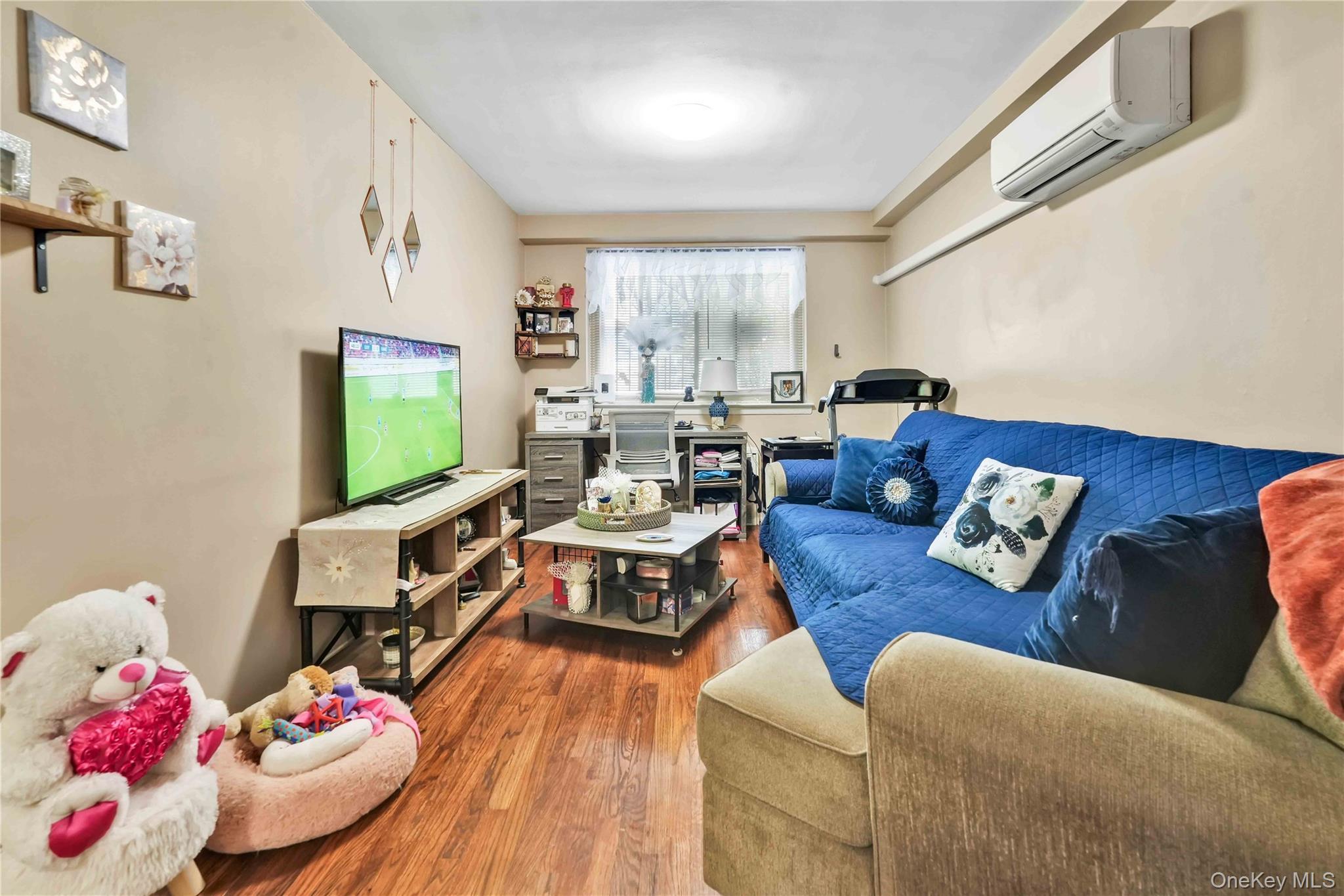 Single Family 24th Queens, NY 11103, MLS-926137-43