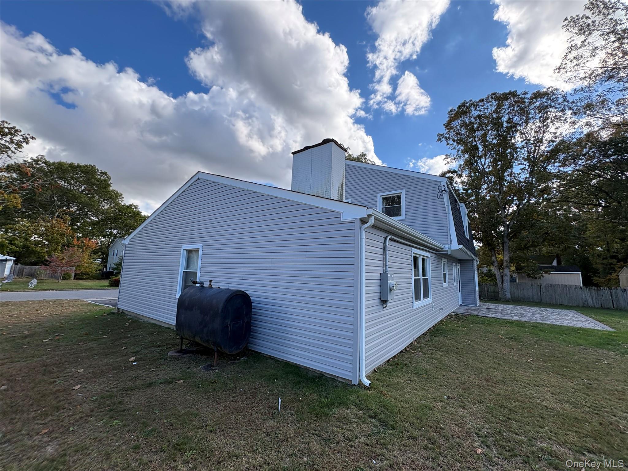 Single Family Whitney  Suffolk County, NY 11727, MLS-926154-28