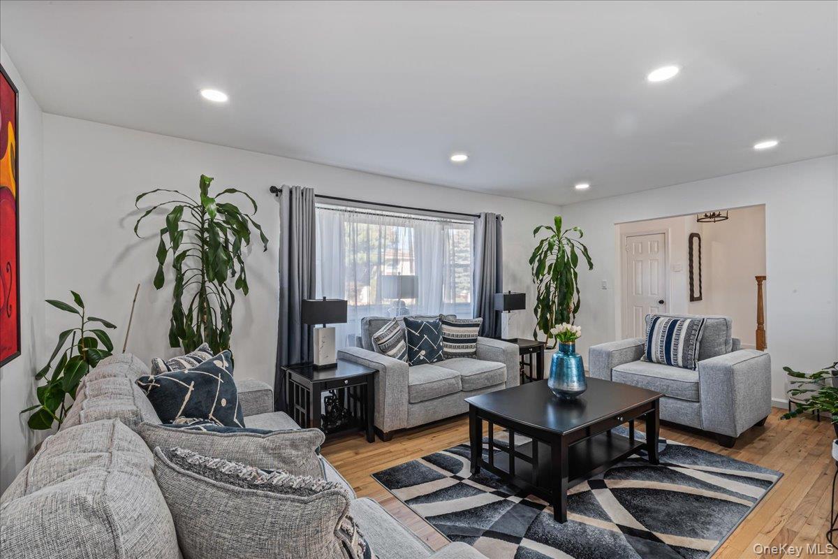 Single Family Colonial Nassau County, NY 11758, MLS-926202-15