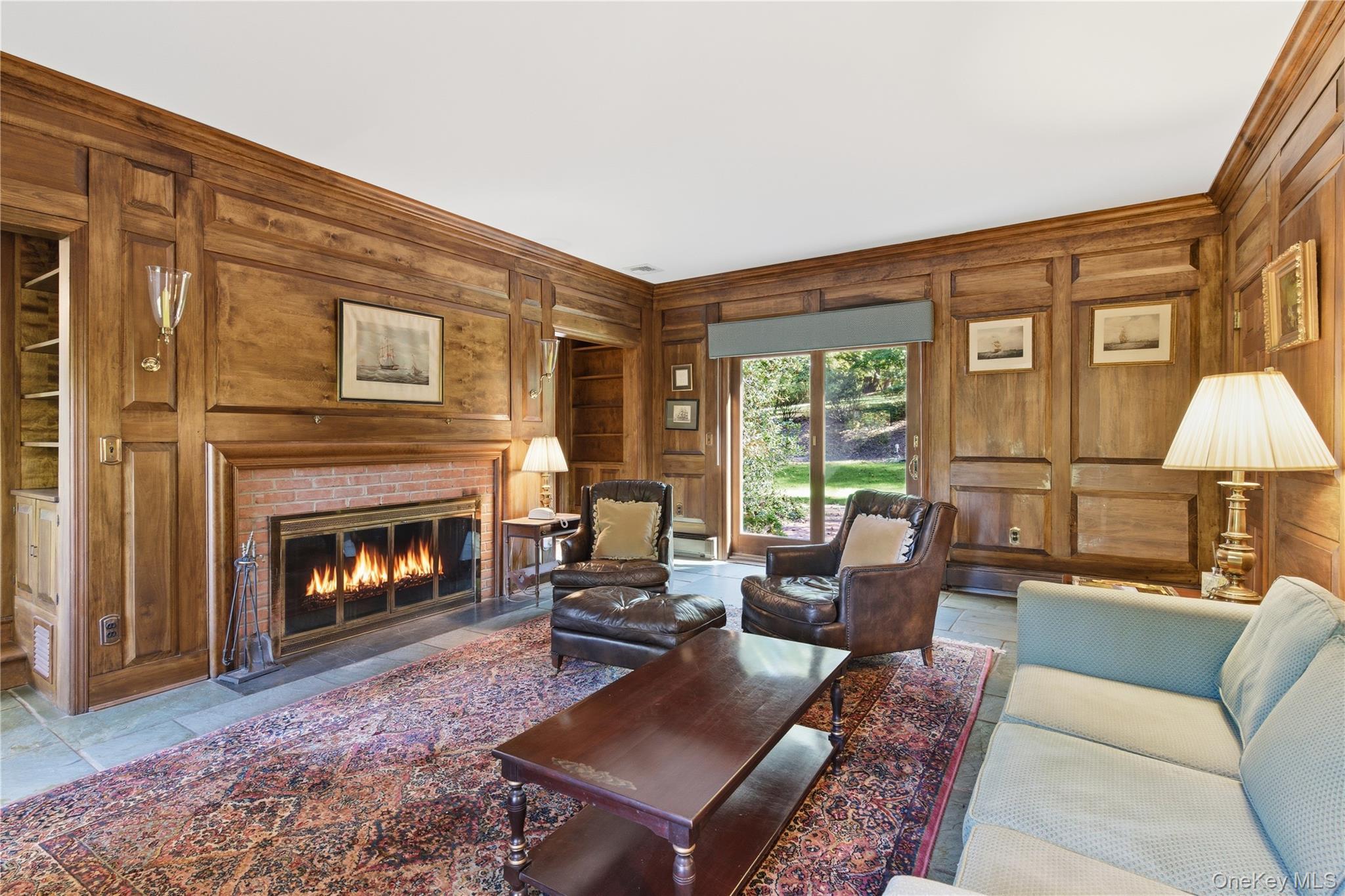 Single Family Lloyd Point Suffolk County, NY 11743, MLS-926211-14