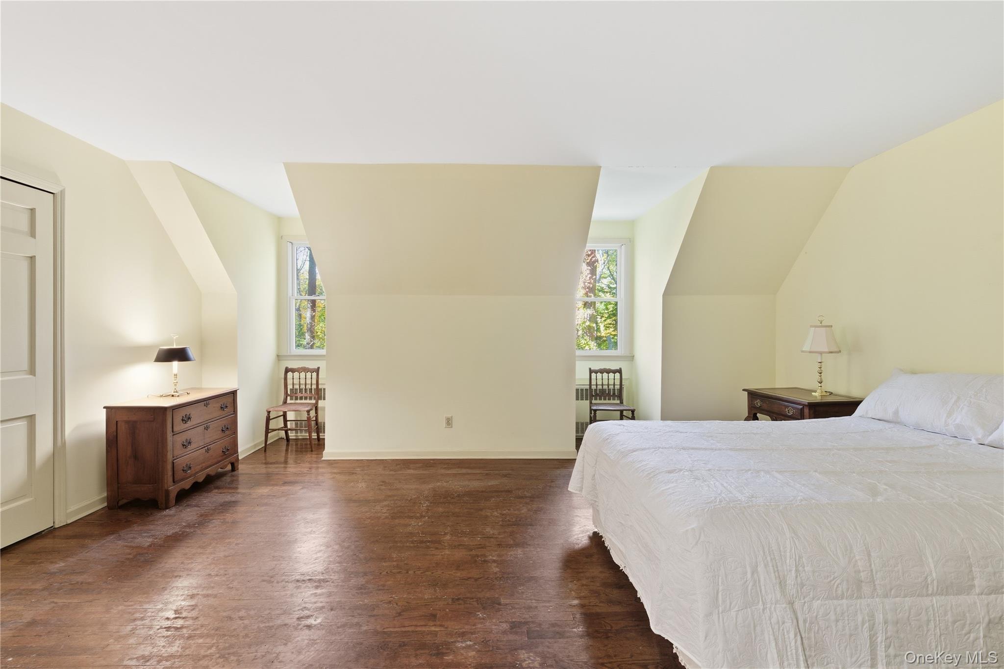 Single Family Lloyd Point Suffolk County, NY 11743, MLS-926211-16