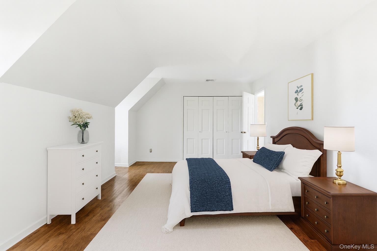 Single Family Lloyd Point Suffolk County, NY 11743, MLS-926211-21