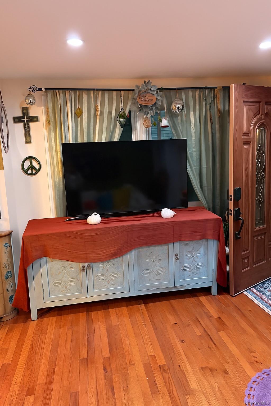 Single Family Edgewood  Suffolk County, NY 11776, MLS-926212-5