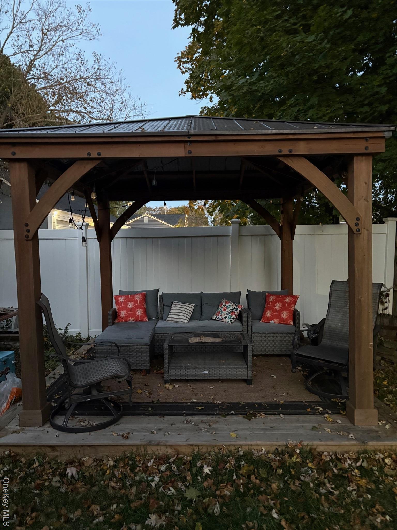 Single Family Edgewood  Suffolk County, NY 11776, MLS-926212-8